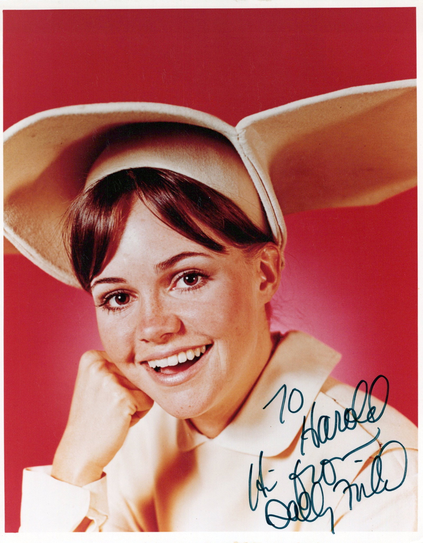 Sally Field FLYING NUN Signed Photo (1 of 1)