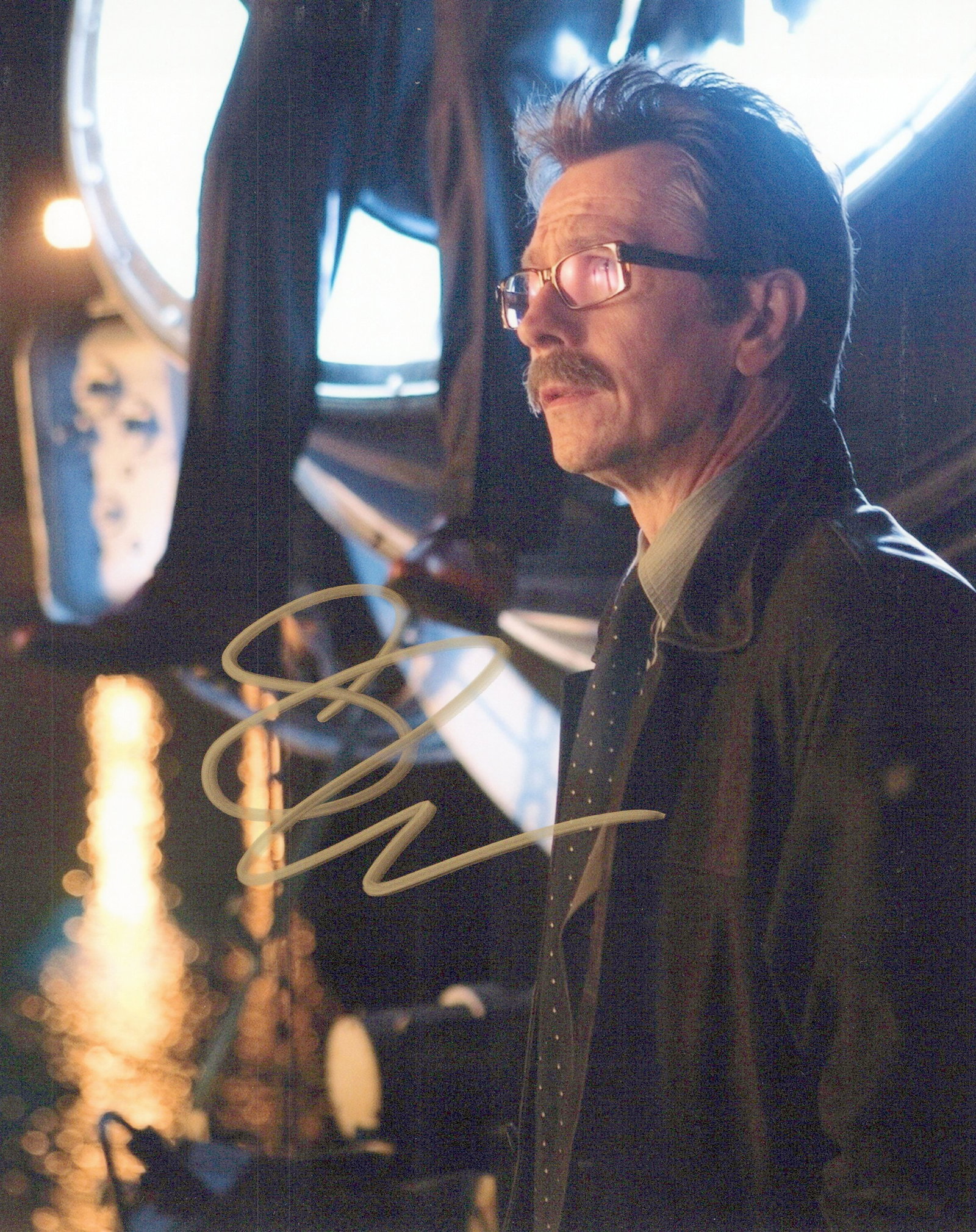 Gary Oldman DARK KNIGHT RISES In Person Signed Photo (1 of 1)