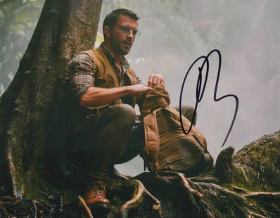 Jonathan Bailey JURASSIC WORLD In Person Signed Photo: Photo size is 8x10. Jonathan Bailey in person signed photo from the movie JURASSIC WORLD11:25 AM REBIRTH. Jonathan Bailey as the character Dr. Henry Loomis