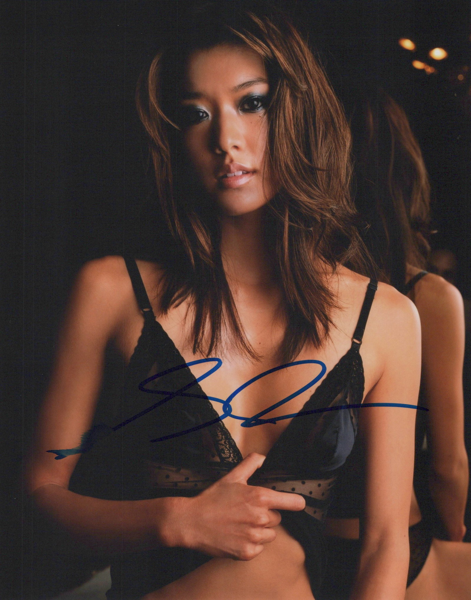Grace Park SEXY / HAWAII 5-0 In Person Signed Photo (1 of 1)