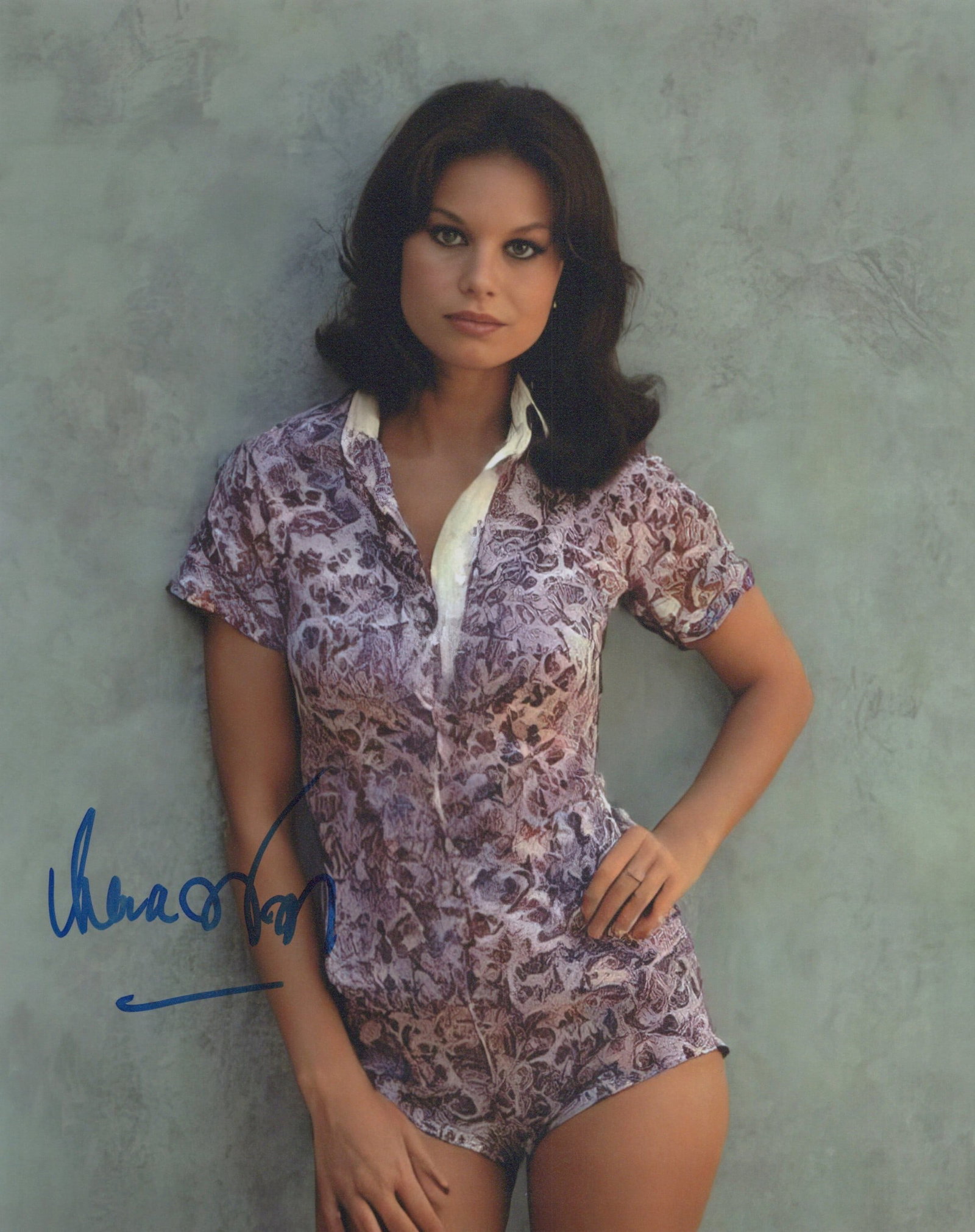 Lana Wood DIAMONDS ARE FOREVER In Person Signed Photo: Photo size is 8x10. Lana Wood In Person signed photo fromt he James Bond film DIMAONDS ARE FOREVER. Lana Wood as the character Plenty O'Toole.