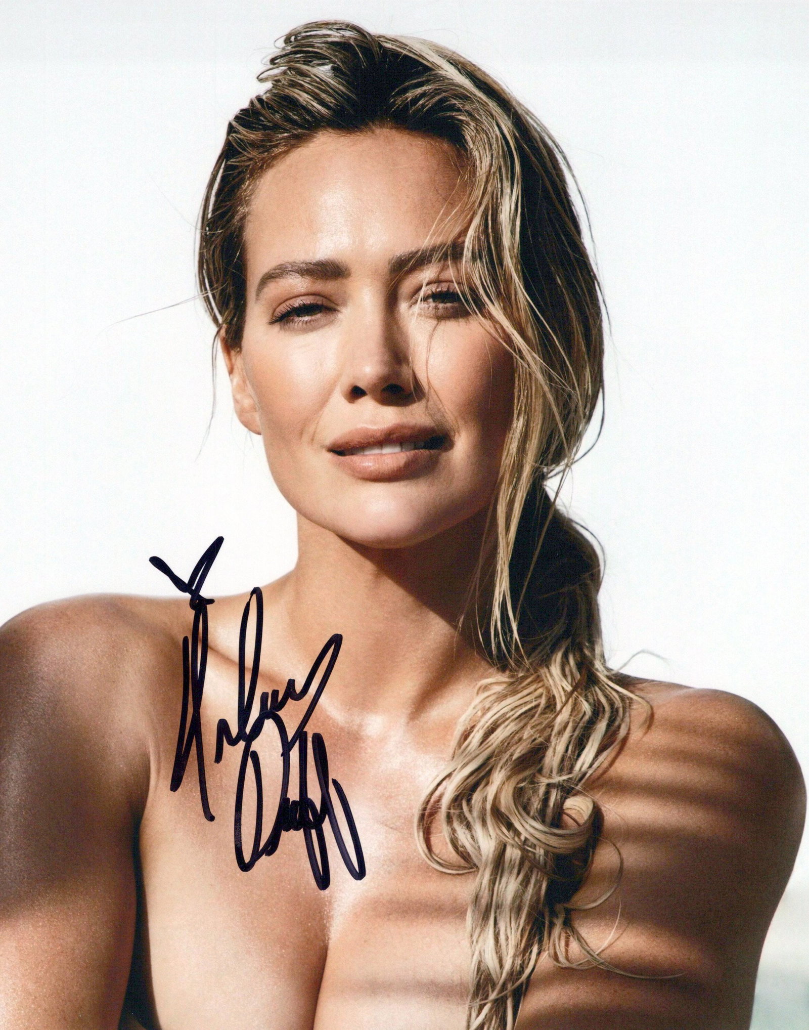 Hilary Duff SEXY In Person Signed Photo: Photo size is 8x10. Hilary Duff in person signed photo. Hilary Duff is an American actress, singer, author and businesswoman. She is the recipient of various accolades, including seven Kids' Choice Aw