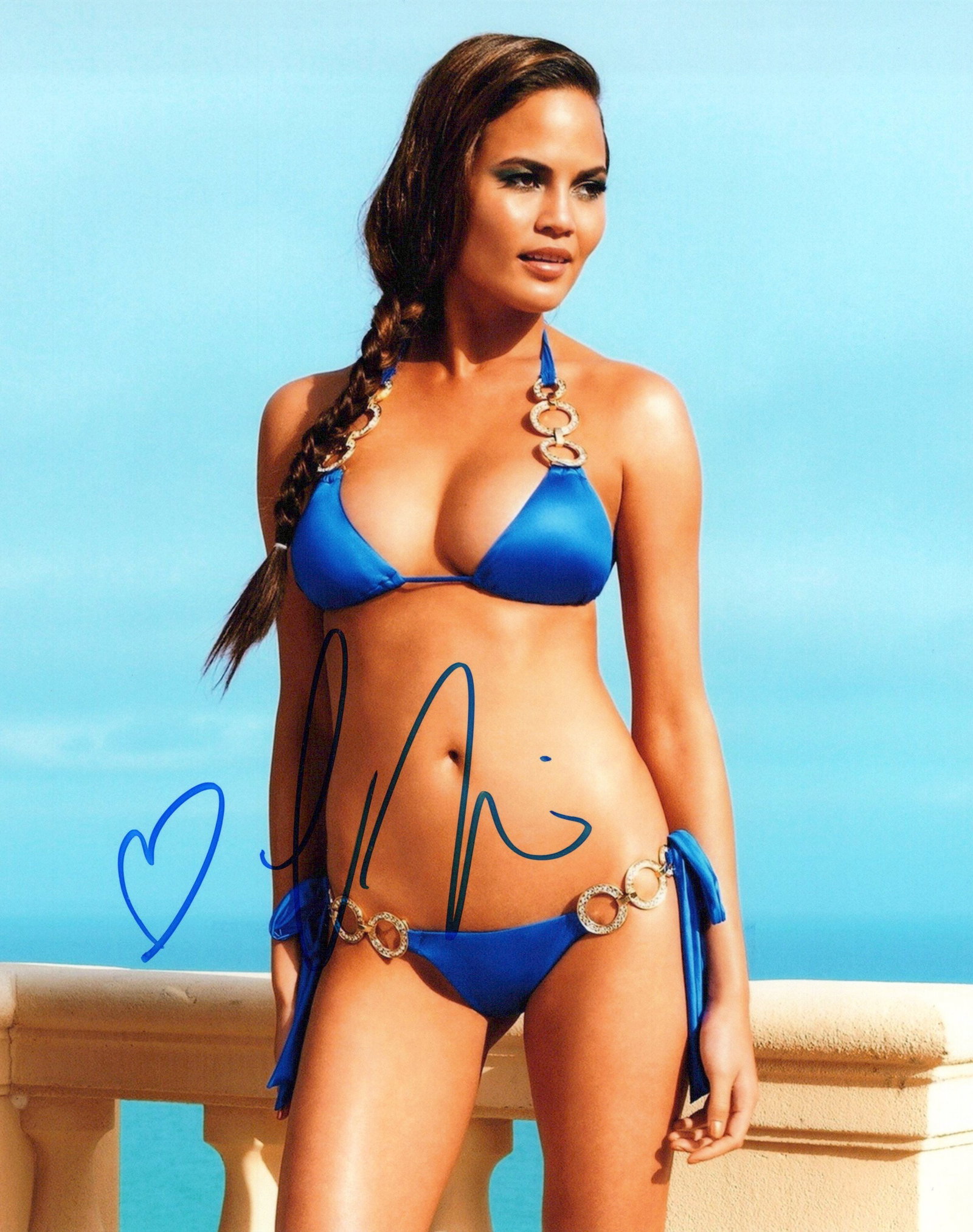 Chrissy Teigen BIKINI / BRING THE FUNNY In Person Signed Photo: Photo size is 8x10. Chrissy Teigen sexy in person signed autographed photo. Chrissy Teigen has done such TV and movies as HOTEL TRANSYLVANIA, THE MINDY PROJECT, and BRING THE FUNNY