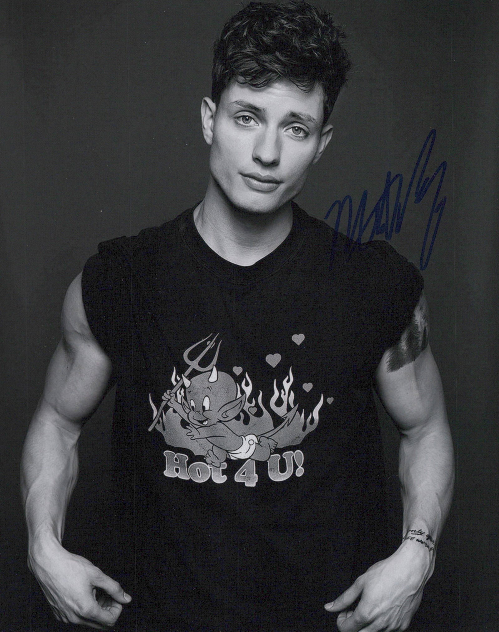 Matt Rife COMEDIAN In Person Signed Photo: Photo size is 8x10. EB AUTOGRAPHS SIGNING. Recently I met Matt while he was performing in RI. Great photo of this talent comedian.