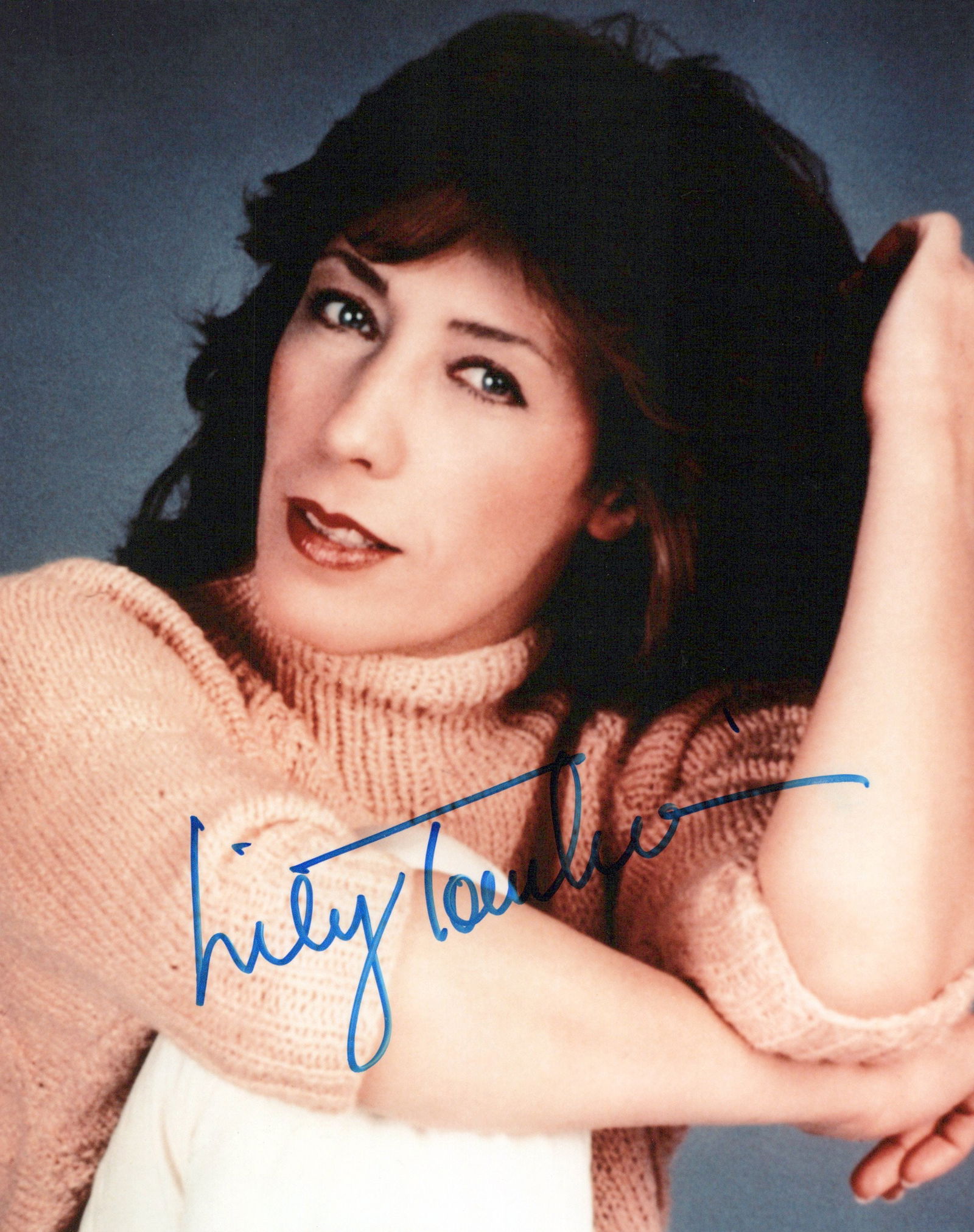 Lily Tomlin COMEDIAN In Person Signed Photo (1 of 1)