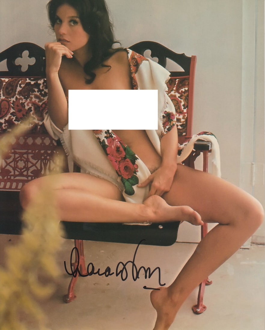 Lana Wood DIAMONDS ARE FOREVER In Person Signed Photo: Photo size is 8x10. Lana Wood In Person signed photo fromt he James Bond film DIMAONDS ARE FOREVER. Lana Wood as the character Plenty O'Toole.