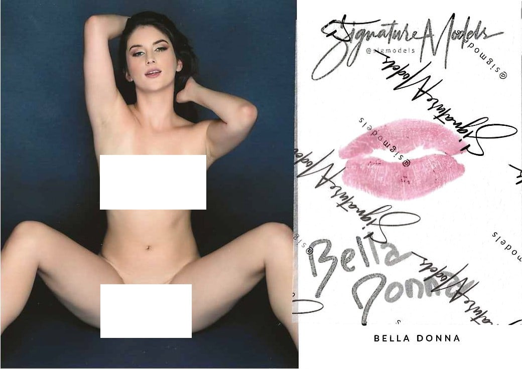 Bella Donna LIP PRINT KISS CARD In Person Signed Photo: Photo size is 5x7. PRIVATE SIGNING. Popular glamour model. Color In Person signed very sexy NUDE portrait. This item was Signeded at an exclusive Signeding and photo shoot on September 10, 2020
