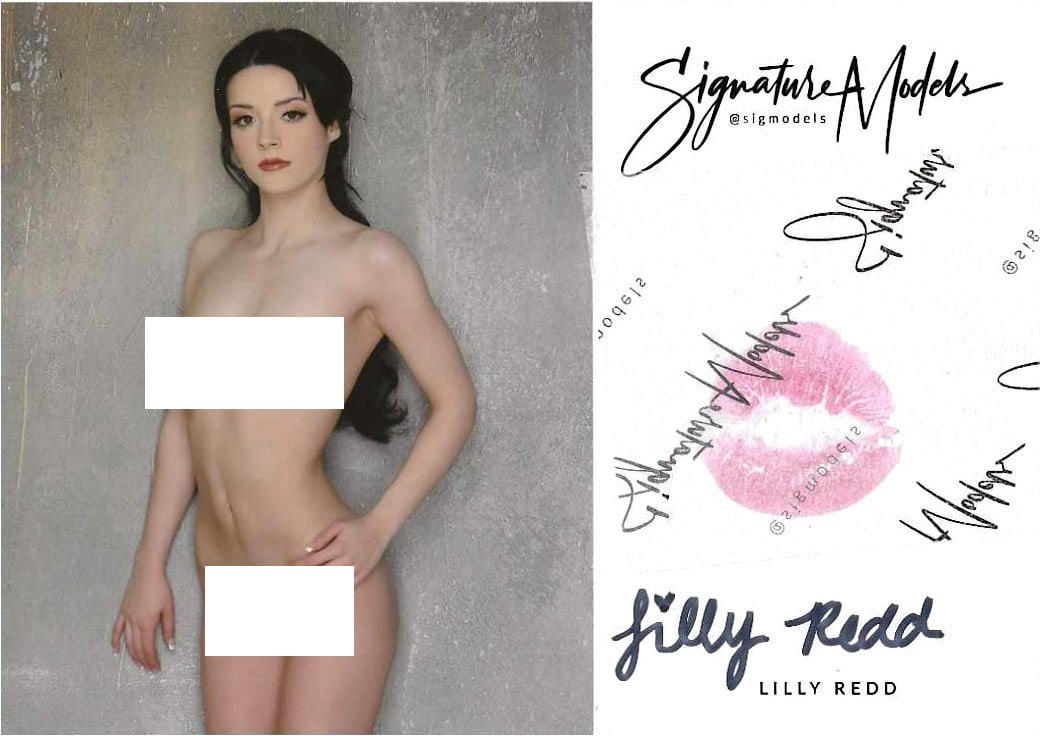Lilly Redd LIP PRINT KISS CARD In Person Signed Photo: Photo size is 5x7. PRIVATE SIGNING. Signature model. Color In Person Signeded very sexy NUDE portrait. This item was signed at an exclusive Signeding and photo shoot on February 27, 2025.