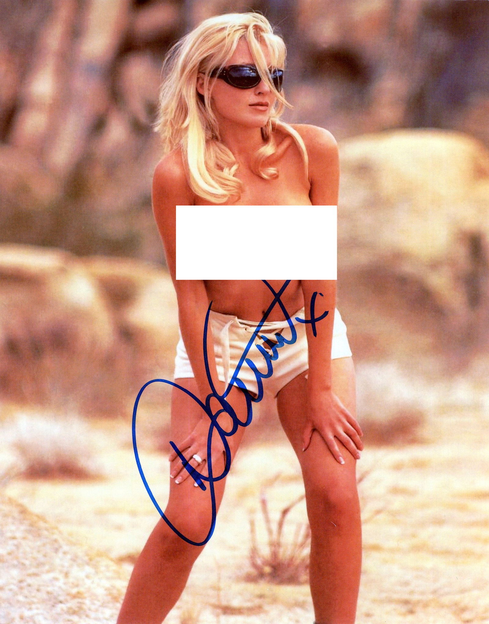 Danni Minogue MUSICIAN In Person Signed Photo (1 of 1)