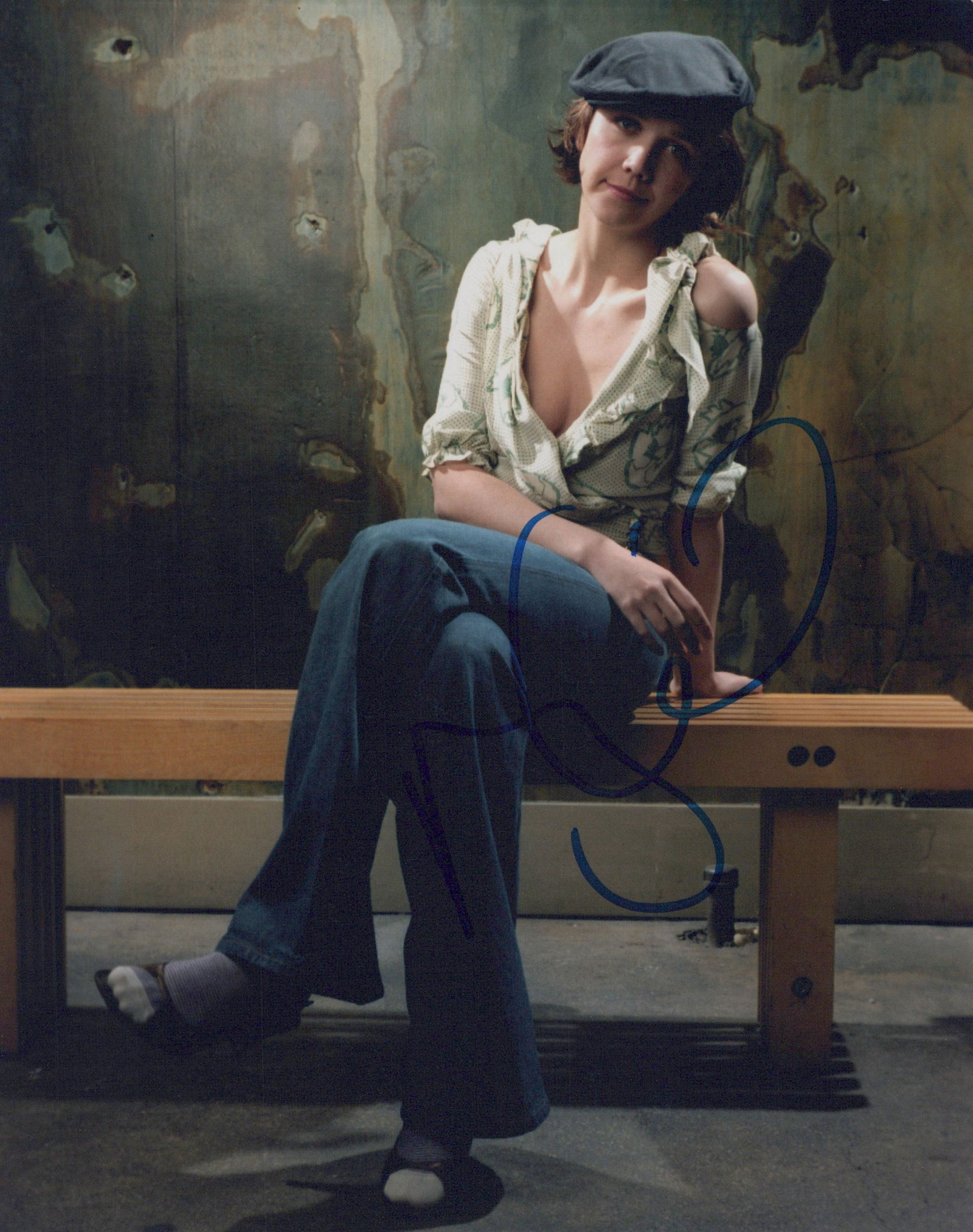 Maggie Gyllenhaal DARK KNIGHT / SECRETARY In Person Signed Photo: Photo size is 8x10. Maggie Gyllenhaal in person signed photo. Maggie Gyllenhaal has done such movies as THE DARK KNIGHT, CRAZY HEART, and THE DEUCE