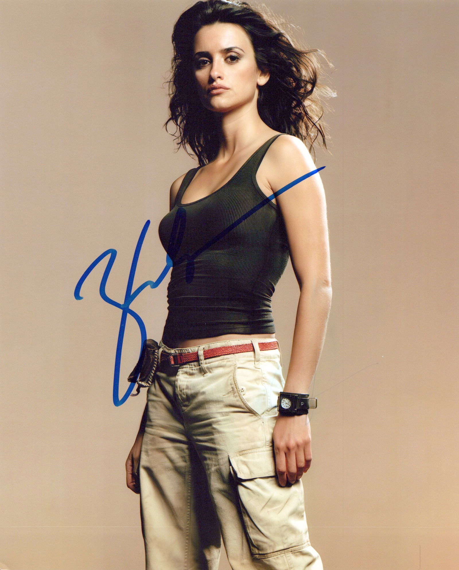 Penelope Cruz VANILLA SKY / ON THE FRINGE In Person Signed Photo: Photo size is 8x10. Penelope Cruz in person signed photo. Penelope Cruz has done such movies as PIRATES OF THE CARIBBEAN, VANILLA SKY, and ZOOLANDER 2.