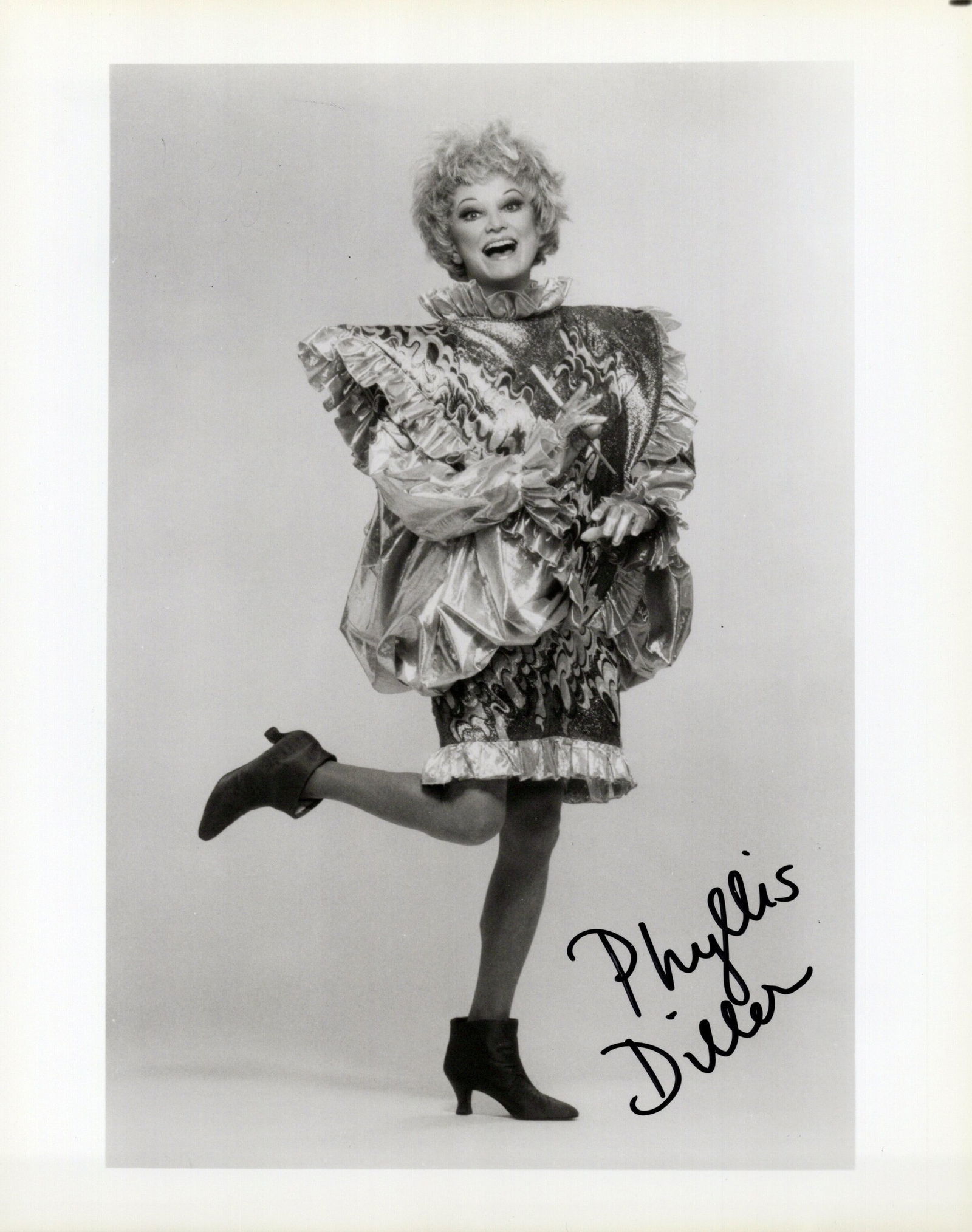 Phyllis Diller (1917-2012) COMEDIAN Signed Photo (1 of 1)