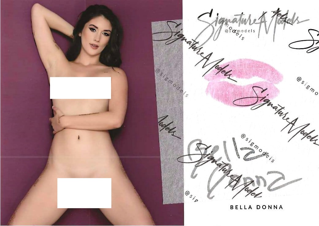 Bella Donna LIP PRINT KISS CARD In Person Signed Photo: Photo size is 5x7. PRIVATE SIGNING. Popular glamour model. Color In Person signed very sexy NUDE portrait. This item was Signeded at an exclusive Signeding and photo shoot on February 24, 2022.