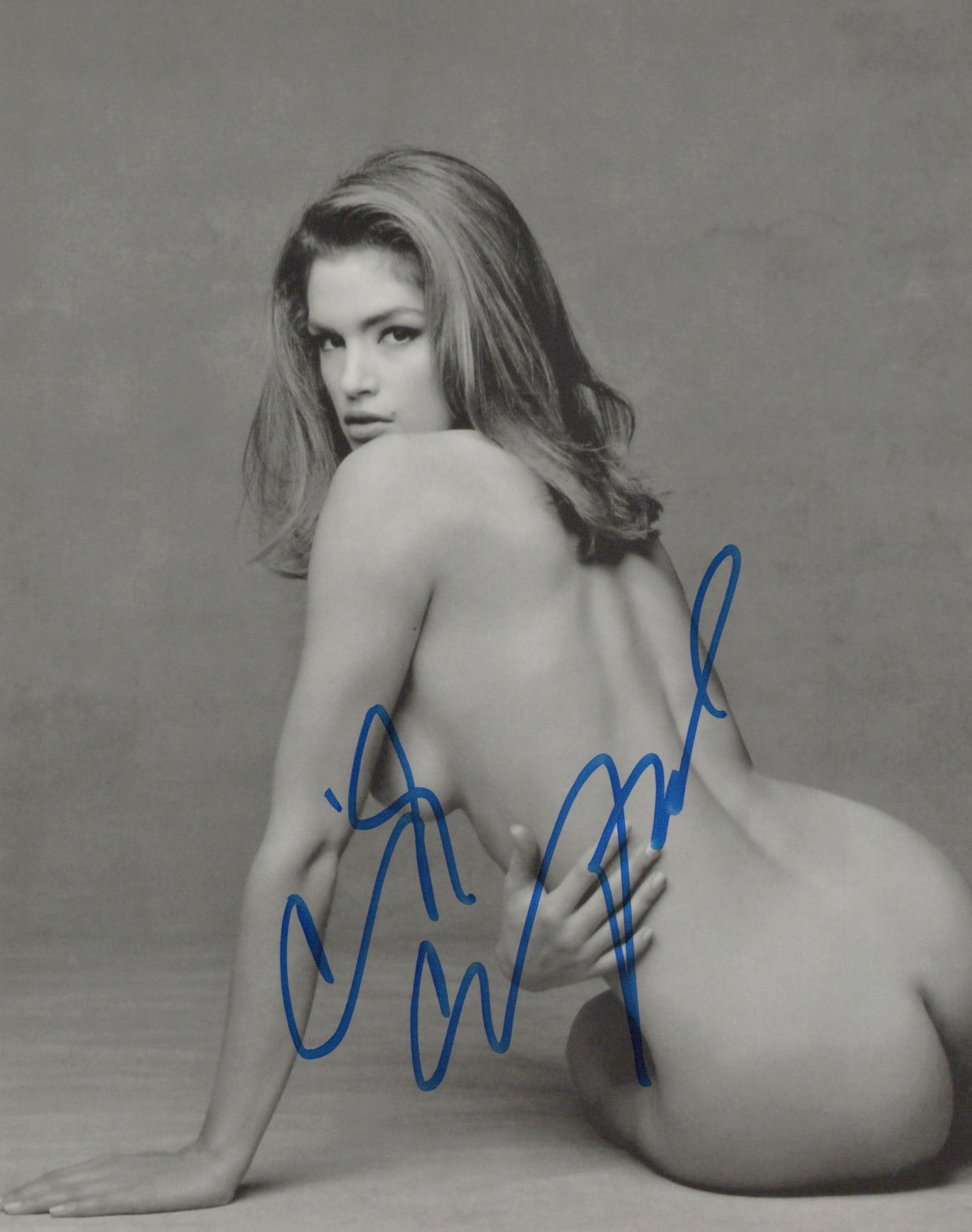 Cindy Crawford SEXY In Person Signeded Photo: Photo size is 8x10. Cindy Crawford is an American model, actress, and television personality. During the 1980s and 1990s, she was among the most popular supermodels and an ubiquitous presence on magaz