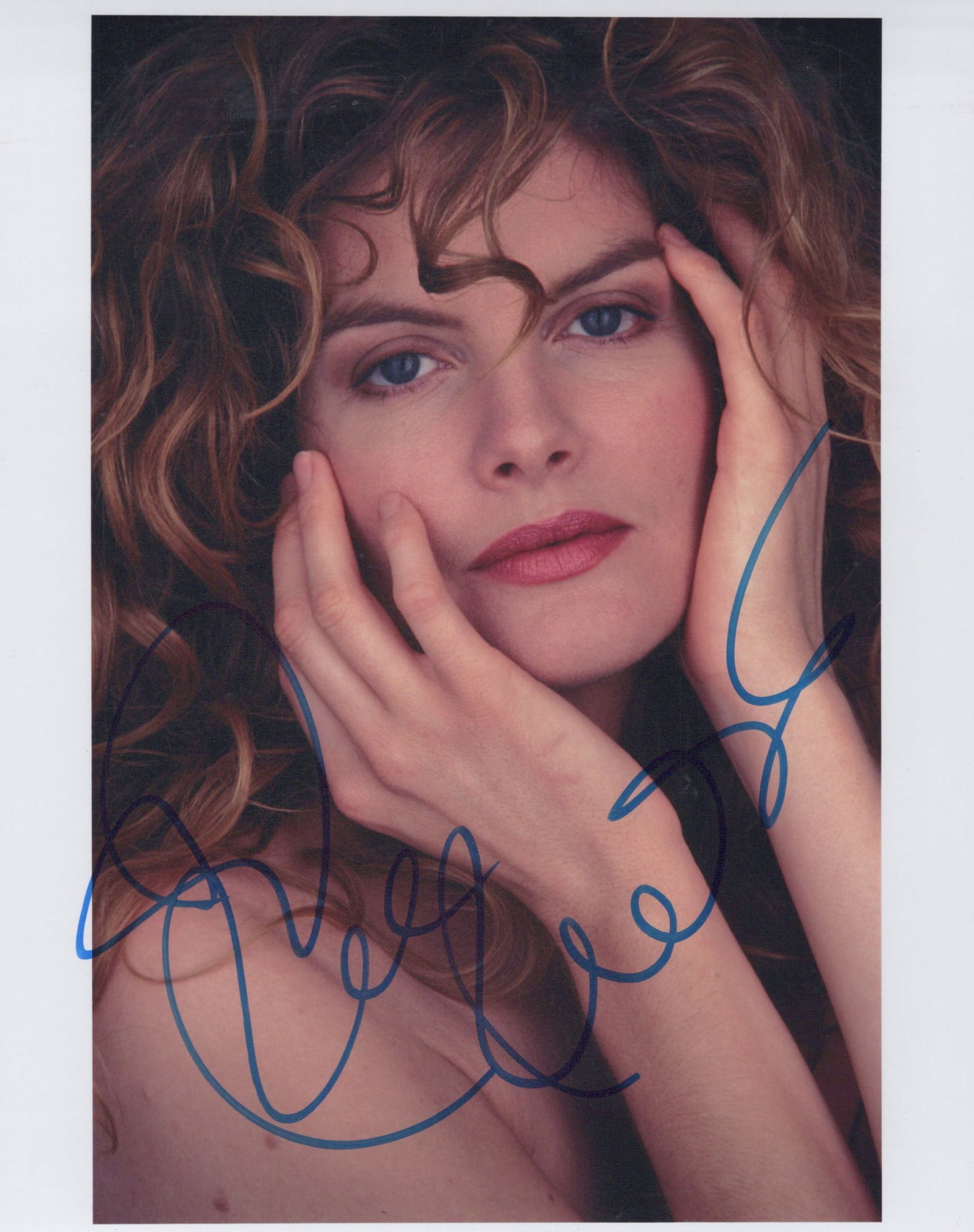 Renee Russo THOMAS CROWN AFFAIR / GET SHORTY In Person Signed Photo: Photo size is 8x10. Renée Russo in person signed photo. Renée Russo has done such movies as NIGHTCRAWLER, RANSOM, AVENGERS ENDGAME.
