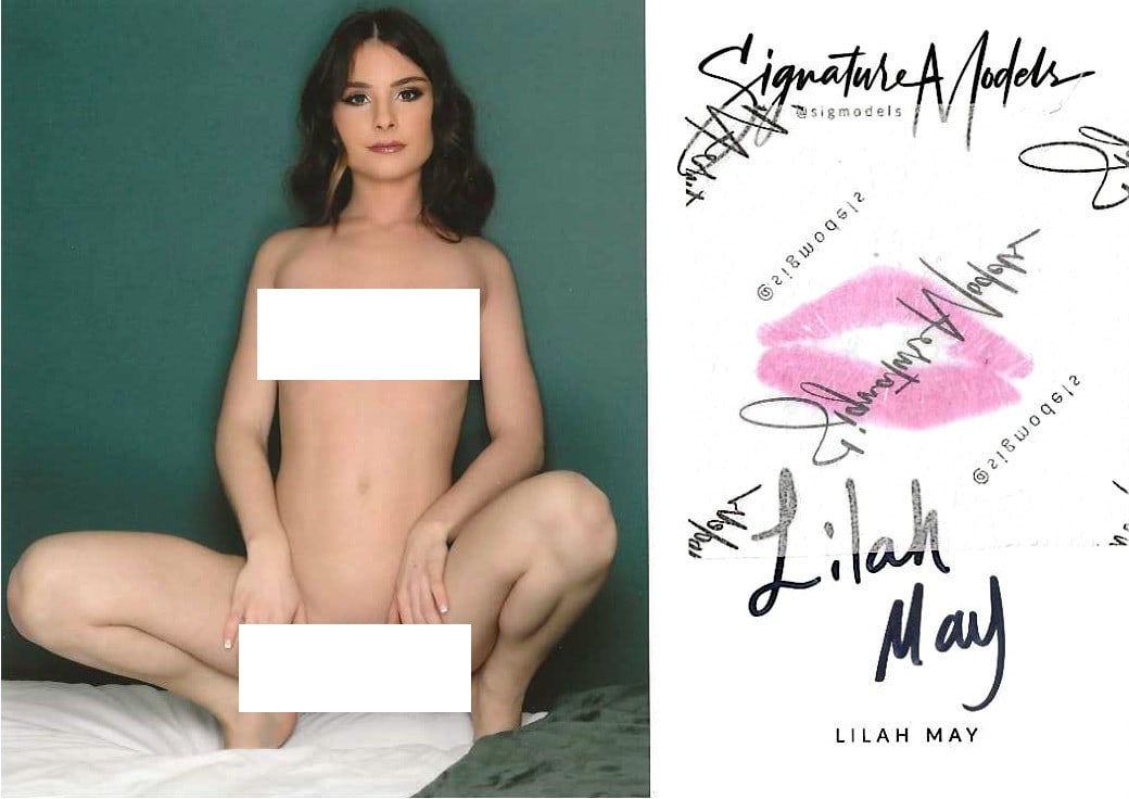 Lilah May LIP PRINT KISS CARD In Person Signed Photo: Photo size is 5x7. PRIVATE SIGNING. Lilah May in person signed Signature Model. 5x7 Color In Person signed very sexy NUDE portrait. She added a lip print. This item was signed at an EXCLUSIVE signing 