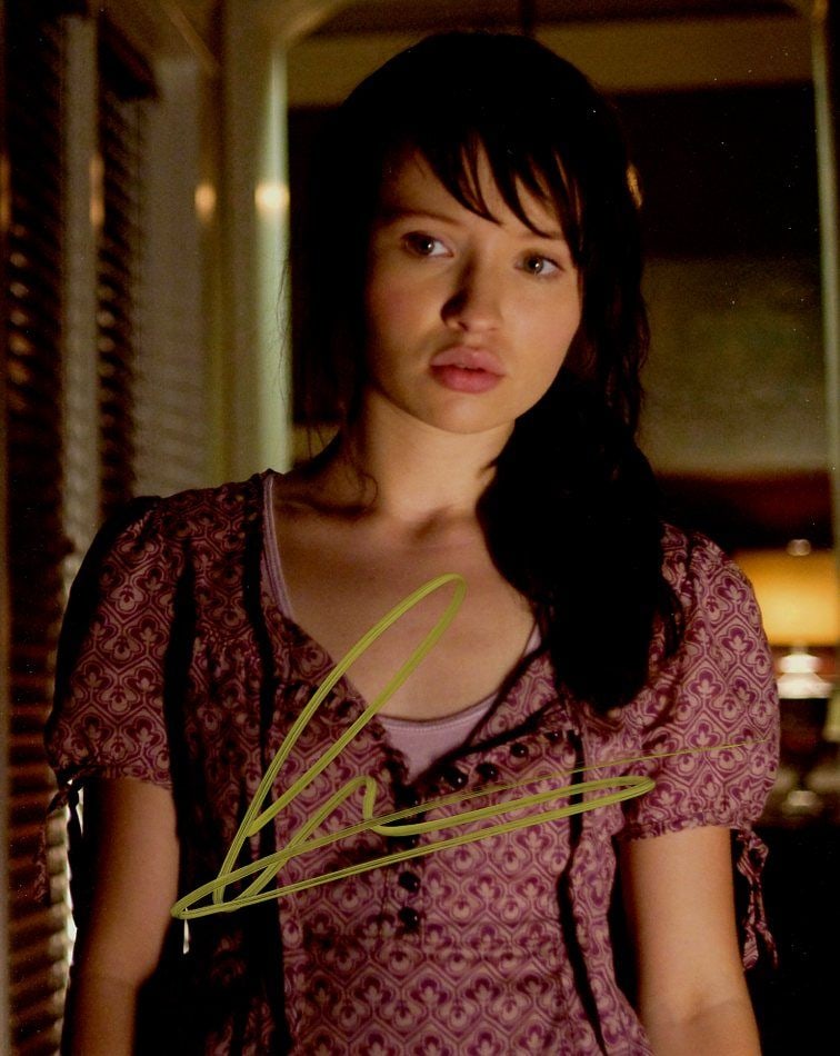 Emily Browning THE UNINVITED In Person Signed Photo: Photo size is 8x10. Emily Browning in person signed photo from the movie THE UNINVITED. Emily Browning as the character Anna.
