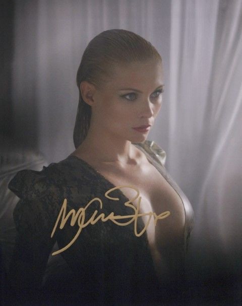 Myanna Buring TWILIGHT / DOCTOR WHO In Person Signed Photo (1 of 1)