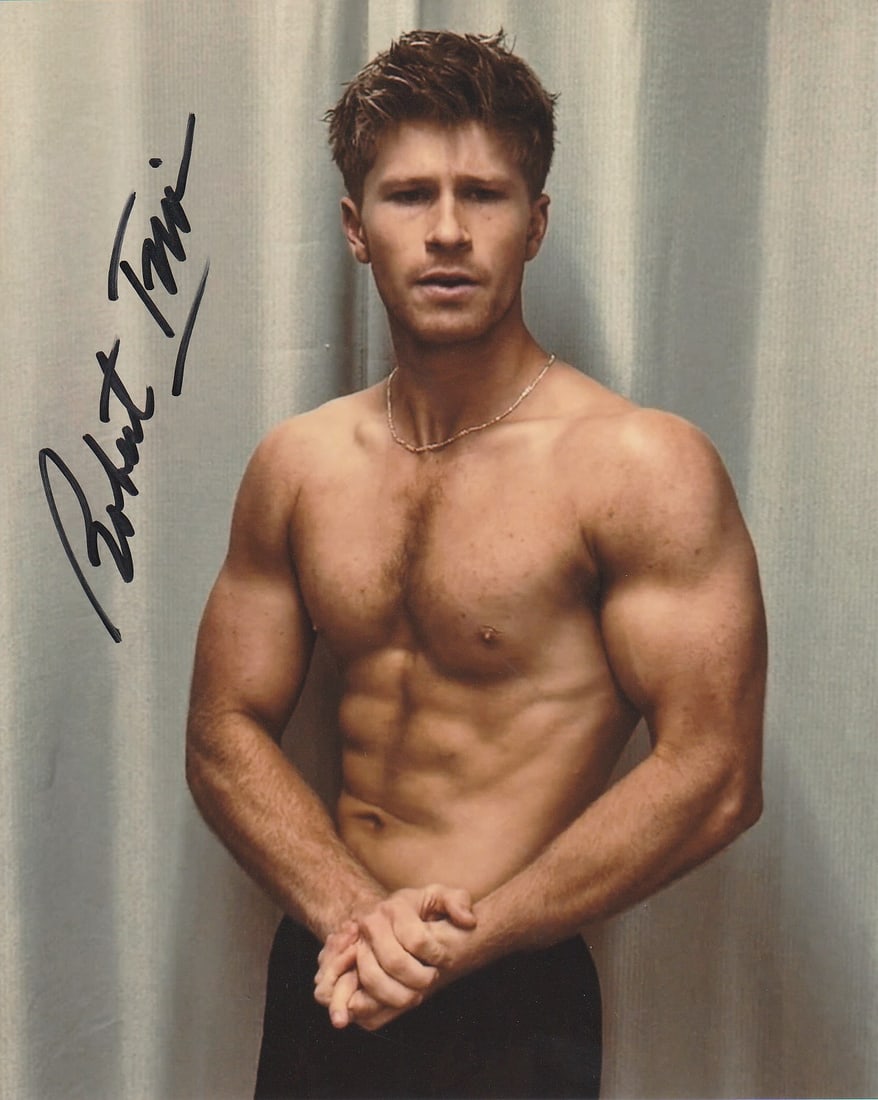 Robert Irwin WILDLIFE PHOTOGRAPHER / DWTS In Person Signed Photo: Photo size is 8x10. Robert Irwin in person signed photo. Son of the late Steve Irwin. Australian wildlife photographer