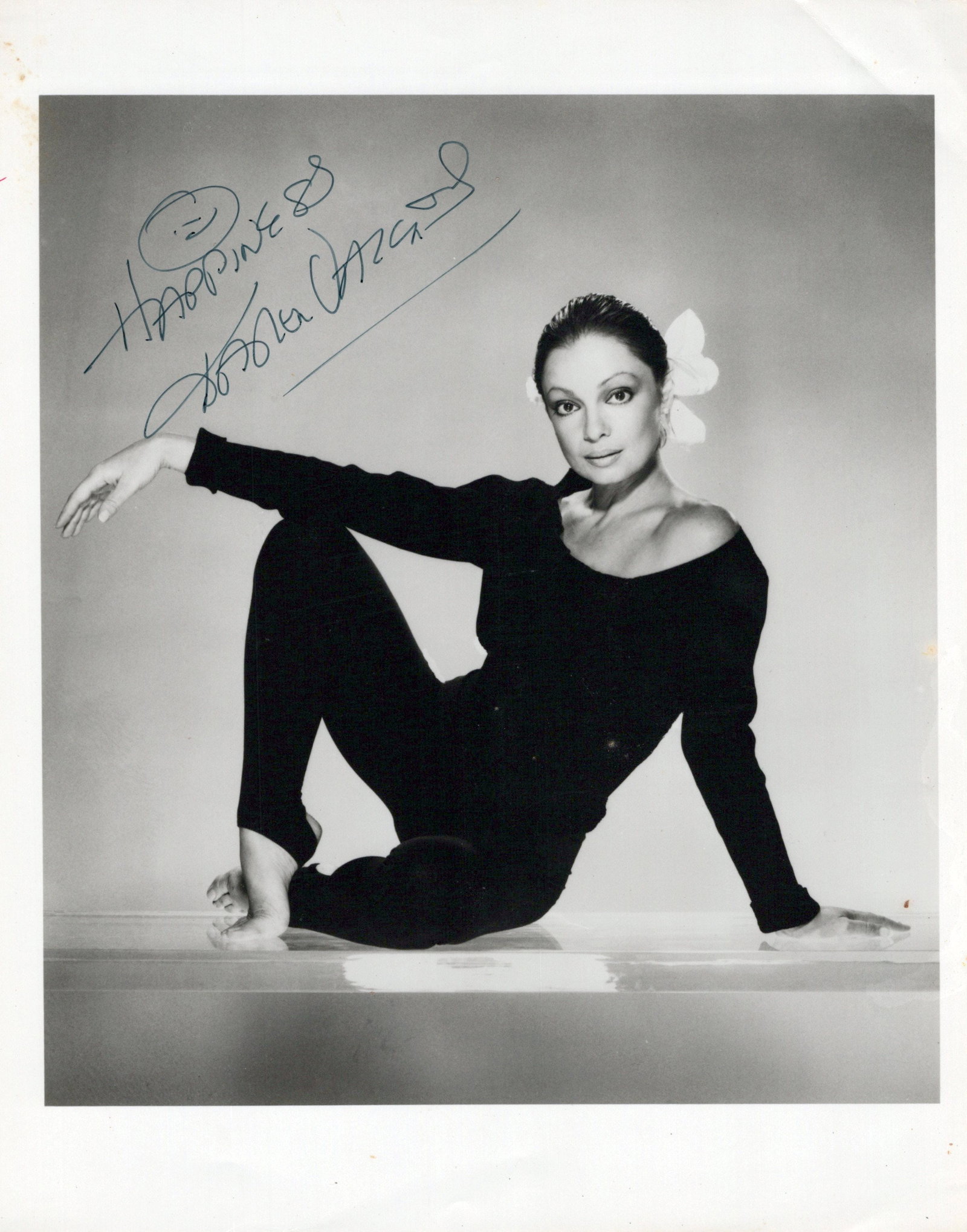 Karen Valentine ROOM 222 / GIDGET GROWS UP In Person Signed Photo: Photo size is 8x10. Karen Valentine in person signed photo. Karen Valentine has done such TV and movies as ROOM 222, GIDGET GROWS UP, and THE NORTH AVENUE IRREGULARS.