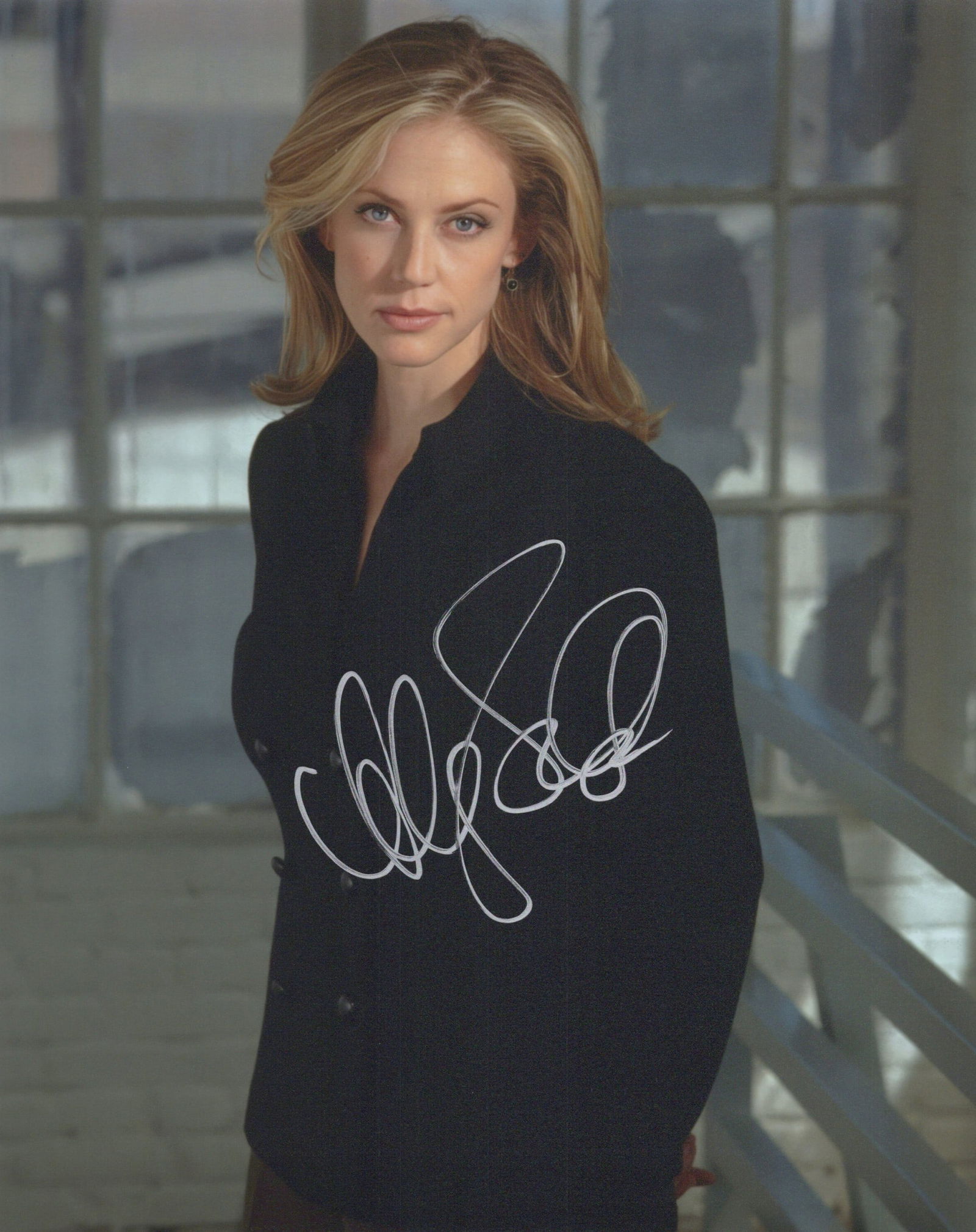 Ally Walker PROFILER In Person Signed Photo: Photo size is 8x10. Ally Walker in person signed photo from the TV series PROFILER. Ally Walker as the character Dr. Samantha Waters