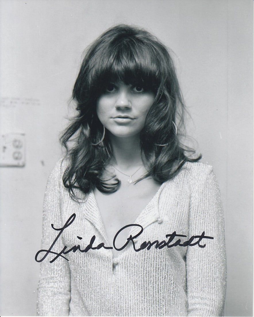 Linda Ronstadt MUSICIAN / SINGER In Person Signed Photo (1 of 1)