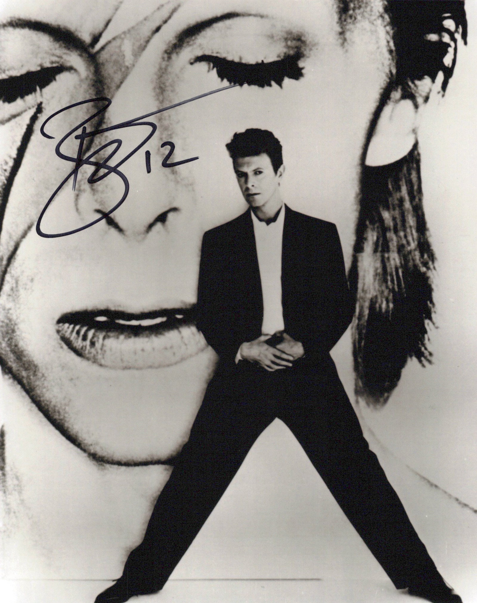 David Bowie (1947-2016) AMAZING Signed Photo (1 of 1)