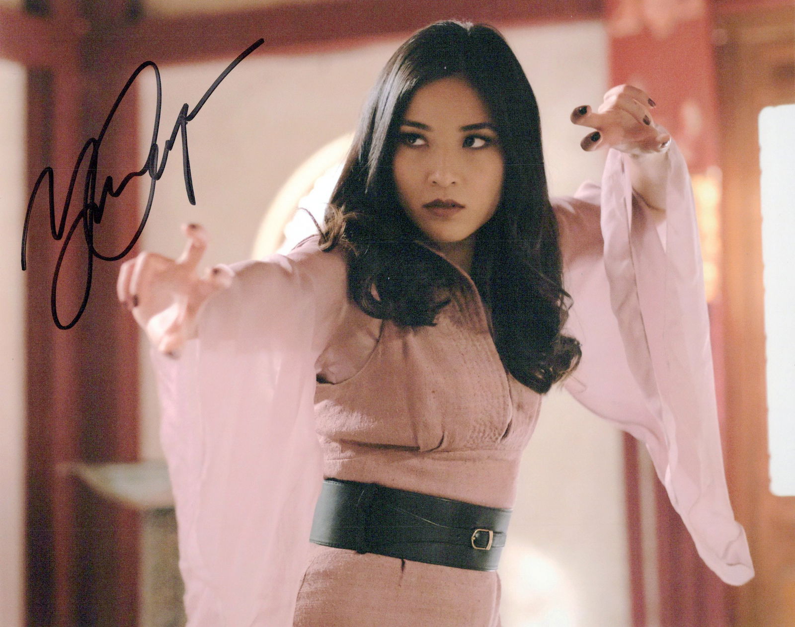 Yvonne Chapman KUNG FU In Person Signed Photo: Photo size is 8x10. Yvonne Chapman in person signed photo from the TV series KUNG FU. Yvonne Chapman as the character Zhilan.