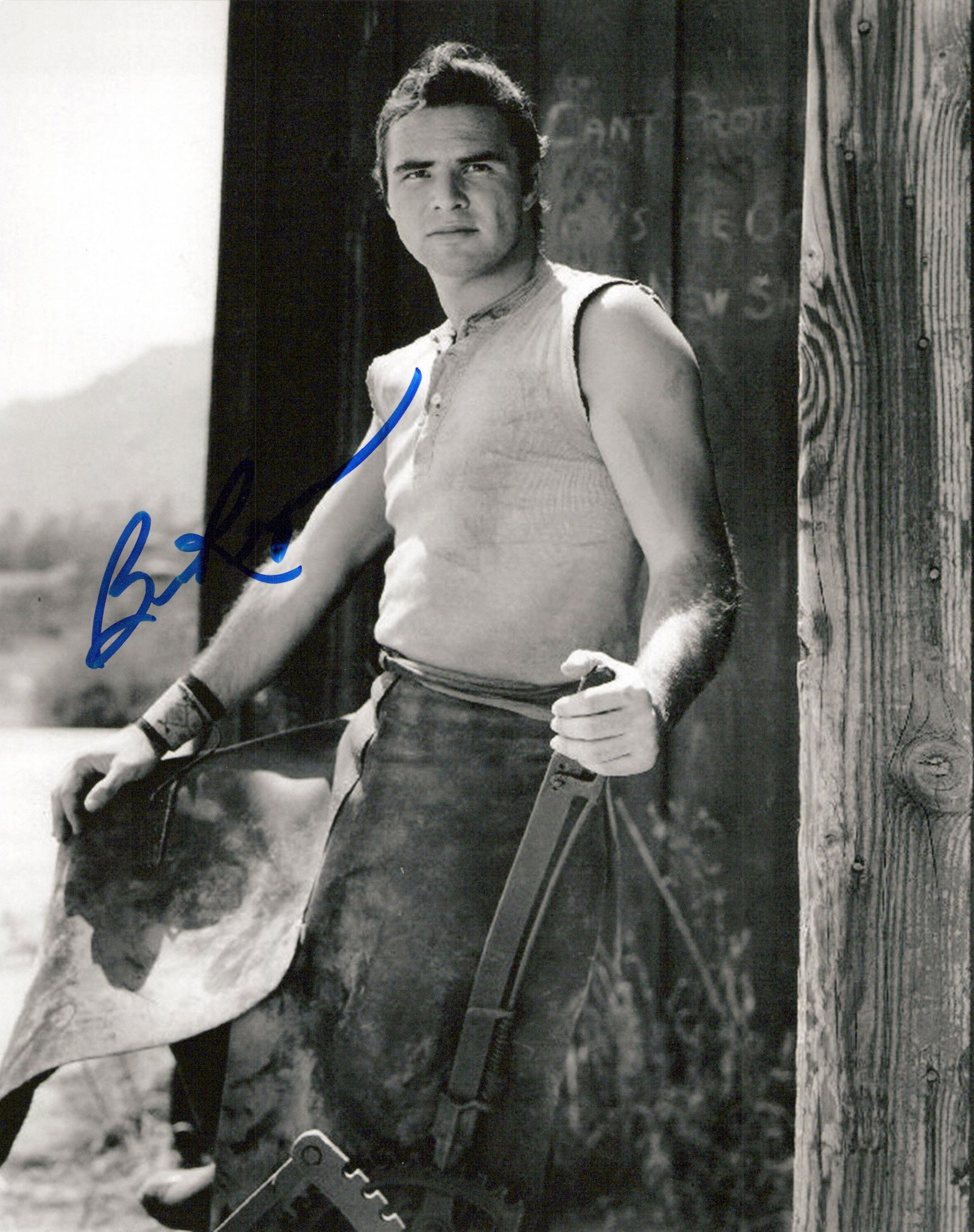 Burt Reynolds (1936-2018) BOOGIE NIGHTS / STRIPTEASE In Person Signed Photo: Photo size is 8x10. Burt Reynolds (1936-2018) in person signed photo. Burt Reynolds has done such movies as SMOKEY AND THE BANDIT, THE CANNONBALL RUN, and STRIPTEASE