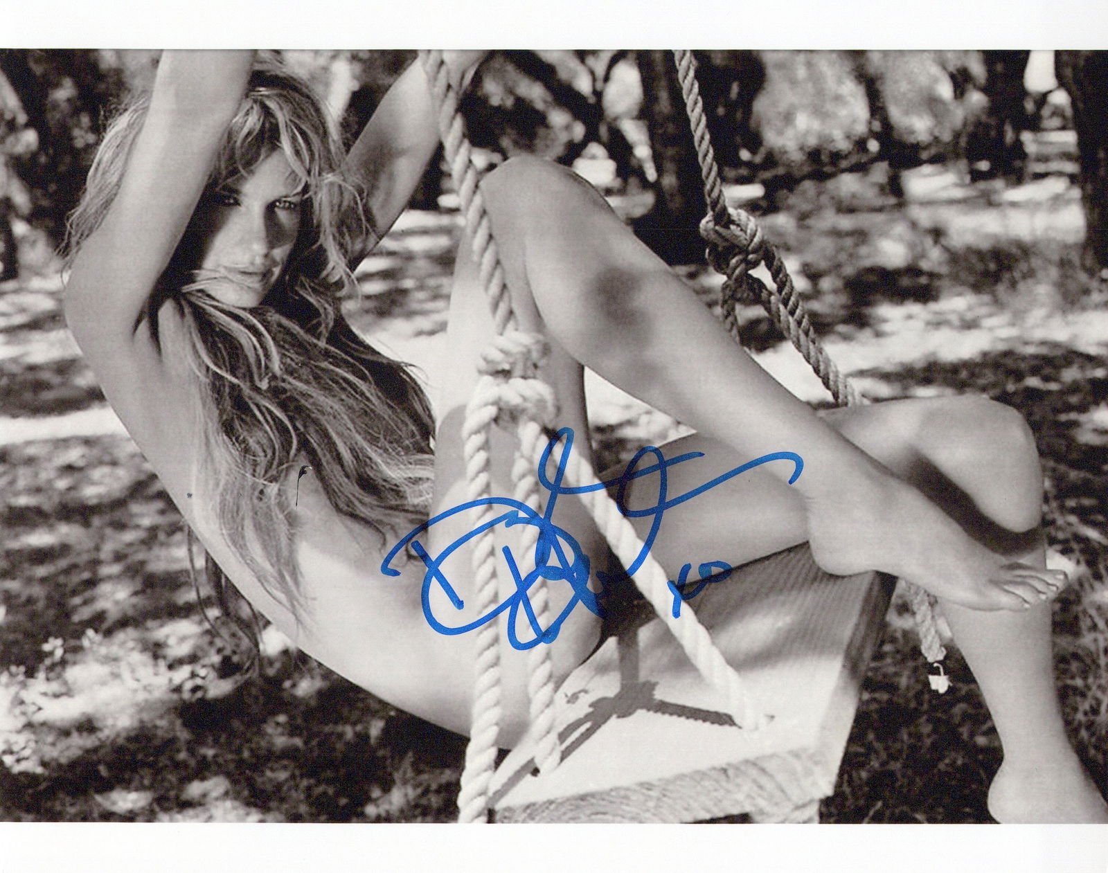 Daryl Hannah SEXY NUDE In Person Signed Photo: Photo size is 8x10. Daryl Hannah in person signed photo. Daryl Hannah has done such movies as KILL BILL, WALL STREET, and SPLASH.
