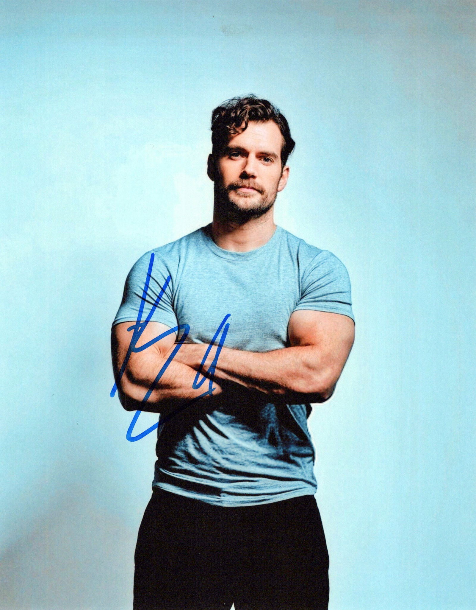 Henry Cavill SUPERMAN / JUSTICE LEAGUE In Person Signed Photo: Photo size is 8x10. Henry Cavill in person signed photo. Henry Cavill has done such movies as MAN OF STEEL, JUSTICE LEAGUE, and THE MAN FROM UNCLE