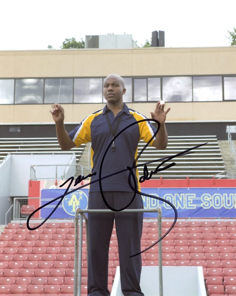 Leonard Roberts DRUMLINE In Person Signed Photo: Photo size is 8x10. Leonard Roberts in person signed autographed photo from the movie DRUMLINE. Leonard Roberts as the character Sean Taylor