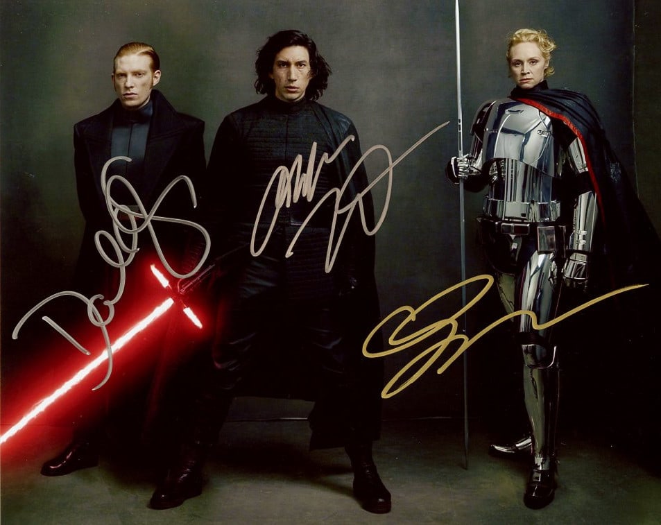 Driver / Christie / Gleeson SW THE LAST JEDI In Person: Photo size is 8x10. Adam Driver / Gwendoline Christie / Dohmnall Gleeson in person signed photo from the movie STAR WARS THE LAST JEDI.