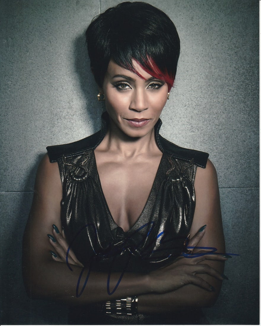 Jayda Pinkett Smith GOTHAM In Person Signed Photo: Photo size is 8x10. Jayda Pinkett Smith in person signed photo from the TV series GOTHAM. Jayda Pinkett Smith as the character Fish Mooney.