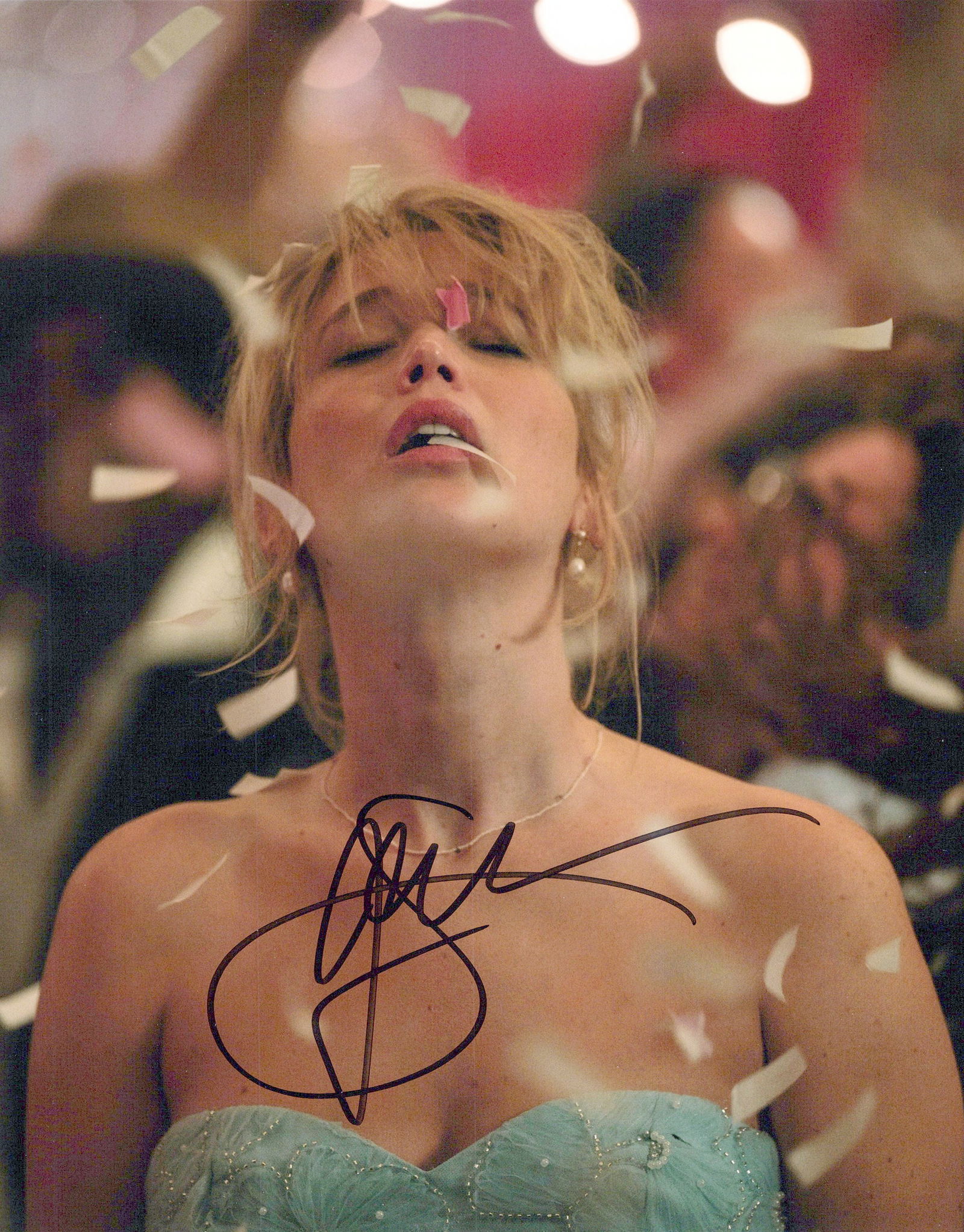 Jennifer Lawrence DIE MY LOVE In Person Signed Photo: Photo size is 8x10. Jennifer Lawrence in person signed photo from the movie DIE I LOVE. Jennifer Lawrence as the character Grace