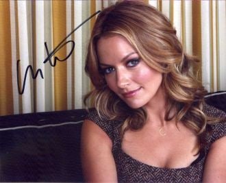 Becki Newton UGLY BETTY / AUGUST RUSH In Person Signed Photo: Becki Newton in person signed photo. Becki Newton has done such TV movies as UGLY BETTY, HOW I MET YOUR MOTHER, and AUGUST RUSH.Photo size is 8x10.