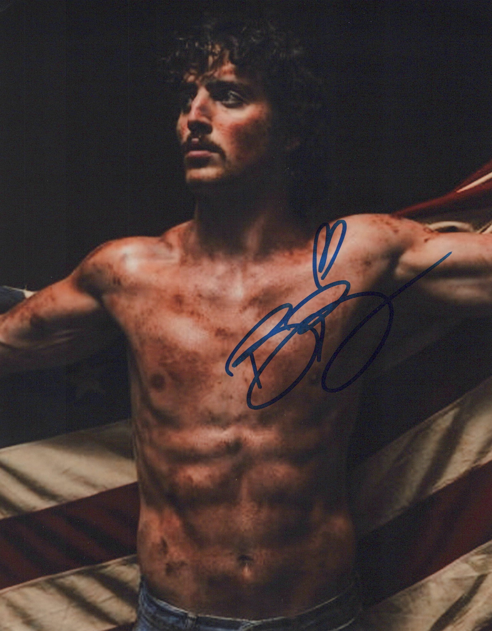 Benson Boone SINGER / SONG WRITER In Person Signed Photo: Photo size is 8x10. Benson Boone in person signed photo. Benson Boone is an American singer-songwriter and pop balladeer known for his soulful vibe and emotional piano ballads. Born in 2002 in Monroe,