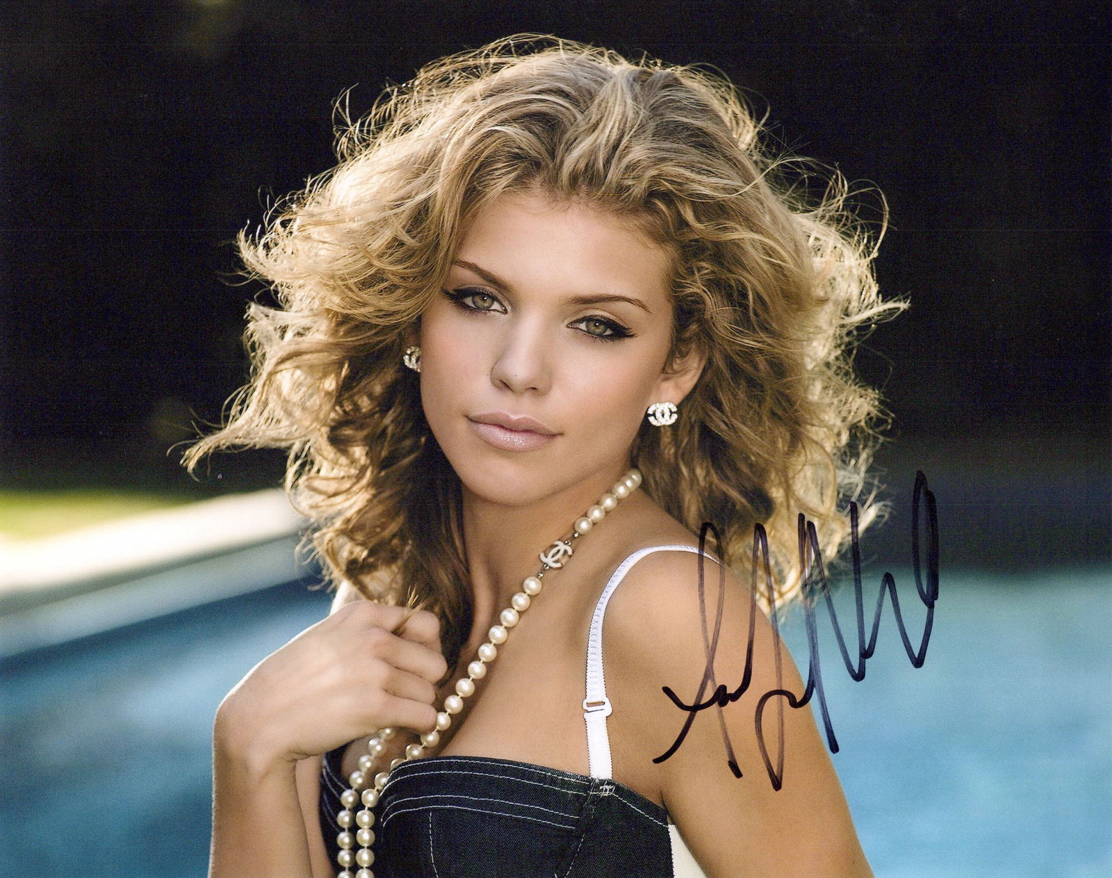 AnnaLynne McCord 90210 In Person Signed Photo: Photo size is 8x10. AnnaLynne McCord in person signed photo from the TV series 90210. AnnaLynne McCord as the character Naomi Clark.
