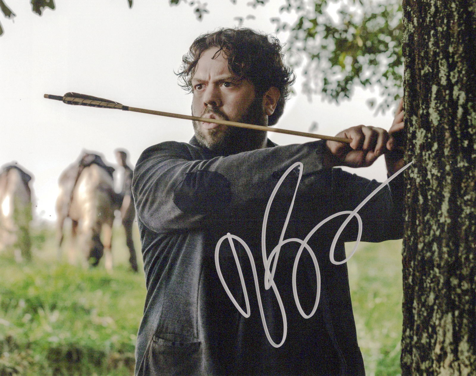 Dan Fogler WALKING DEAD In Person Signed Photo: Photo size is 8x10. Dan Fogler in person signed photo from the TV series THE WALKING DEAD. Dan Fogler as the character Callan Mcauliffe.