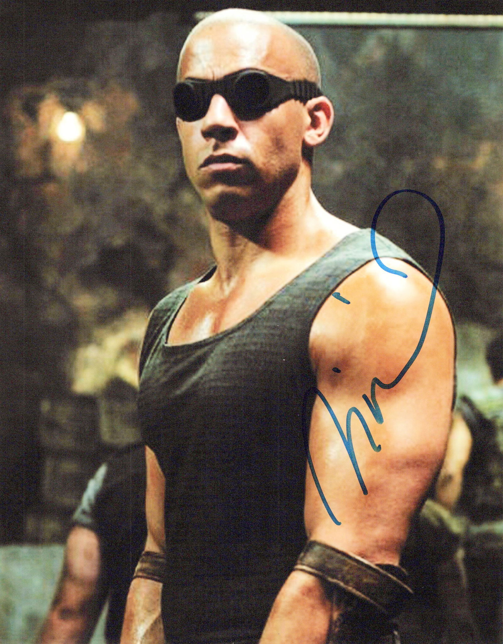 Vin Diesel PITCH BLACK In Person Signed Photo: Photo size is 8x10. Vin Diesel in person signed photo from the movie PITCH BLACK. Vin Diesel as the character Riddick.