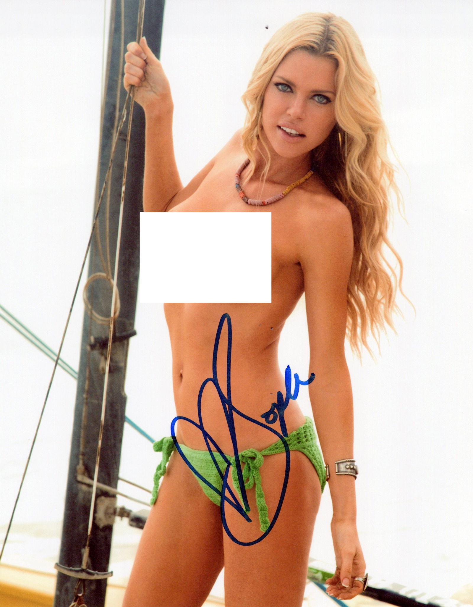 Sophie Monk CLICK / THE HILLS In Person Signed Photo: Photo size is 8x10. Sophie Monk in person signed autographed photo. Sophie Monk has done such TV and movies as CLICK, THE HILLS RUN RED, and SPRING BREAKDOWN.