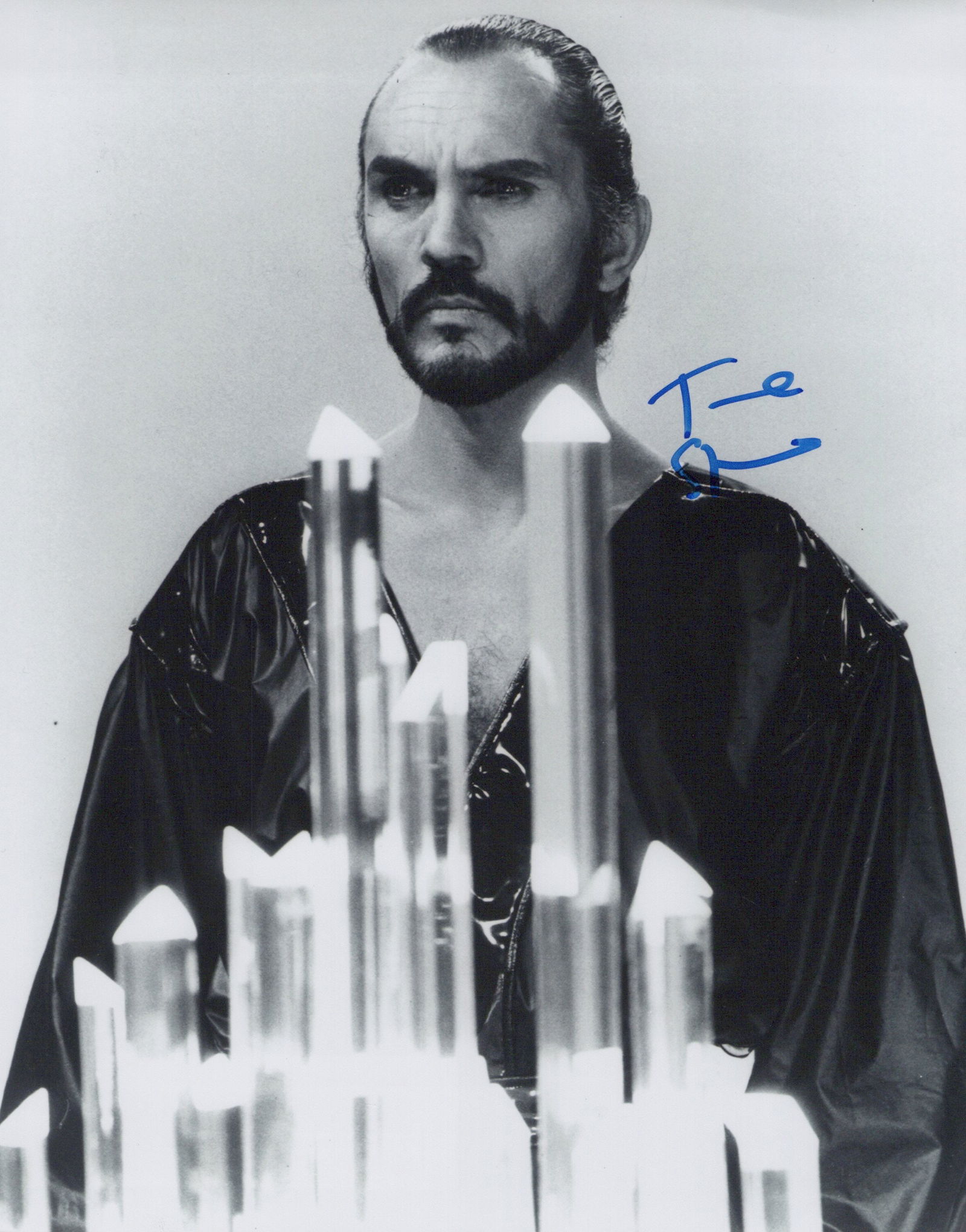 Terence Stamp (1938-2025) SUPERMAN In Person Signed Photo: Photo size is 8x10. Terence Stamp (1939-2025) in person signed photo from the movie SUPERMAN. Terence Stamp as the character General Zod.