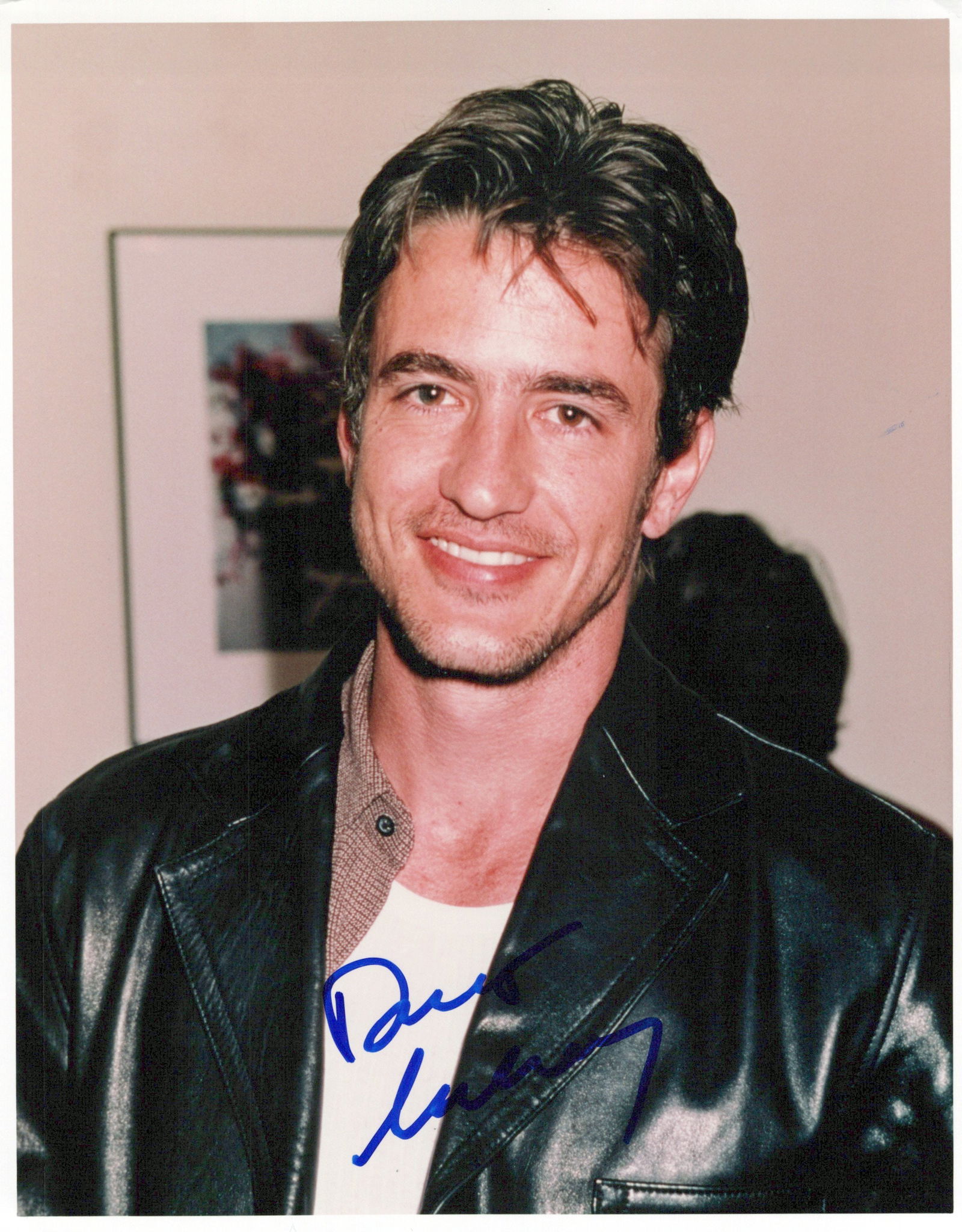 Dermot Mulroney YOUNG GUNS / CHICAGO FIRE In Person Signed Photo: Photo size is 8x10. Dermot Mulroney in person signed photo. Dermot Mulroney has done such TV and movies as, MY BEST FRIEND'S WEDDING, and THE WEDDING DATE