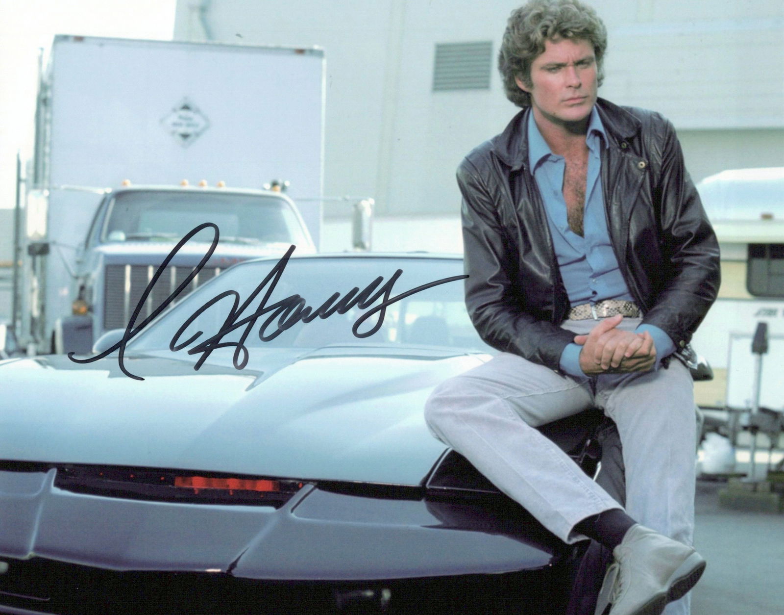 David Hasselhoff KNIGHT RIDER In Person Signed Photo: Photo size is 8x10. David Hasselhoff in person signed photo from the TV series KNIGHT RIDER. David Hasselhoff as the character Michael Knight.