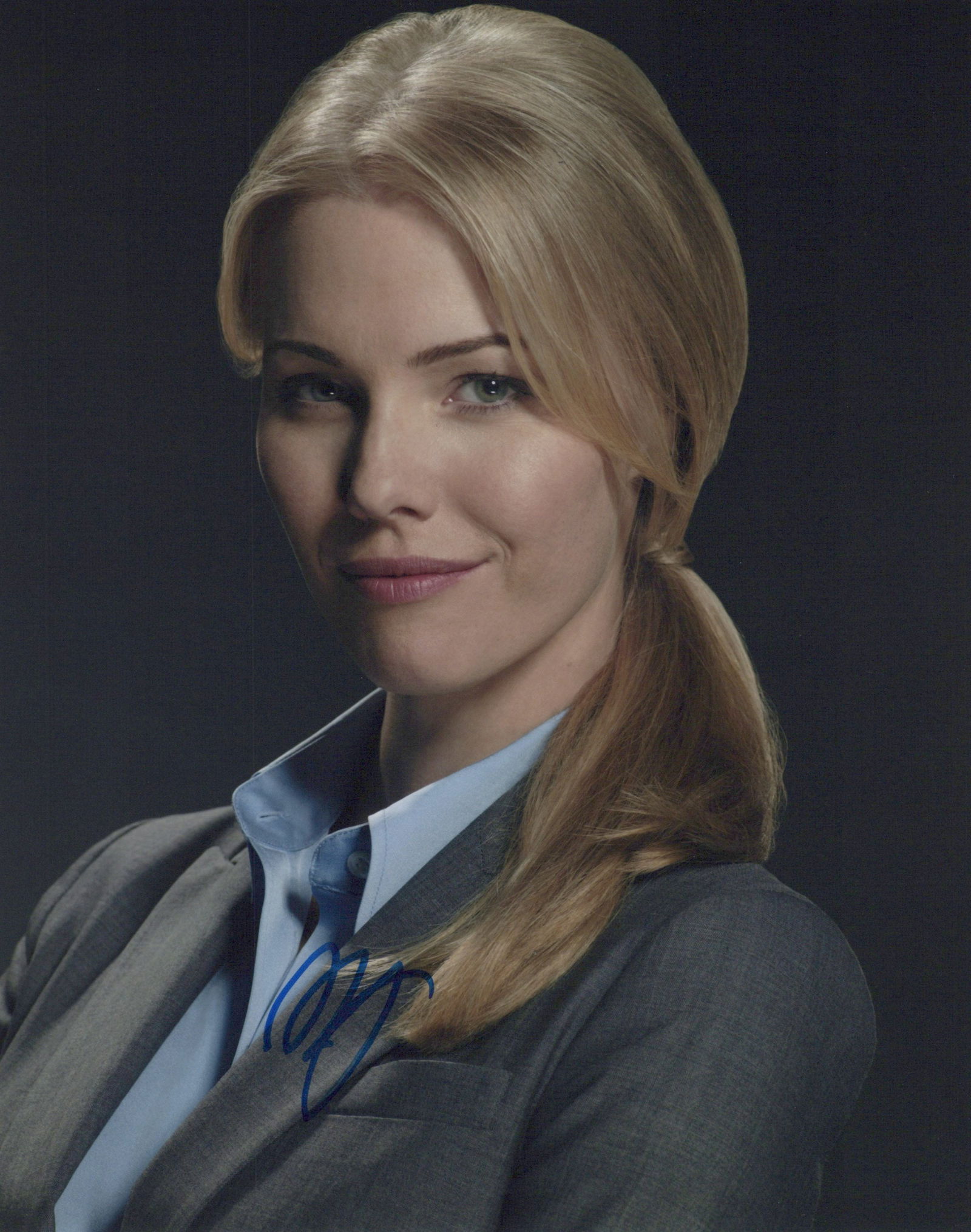 Melissa Sagemiller RAISING THE BAR In Person Signed Photo: Photo size is 8x10. Melissa Sagemiller in person signed photo from the TV series RAISING THE BAR. Melissa Sagemiller as the character Michelle Earnhardt.