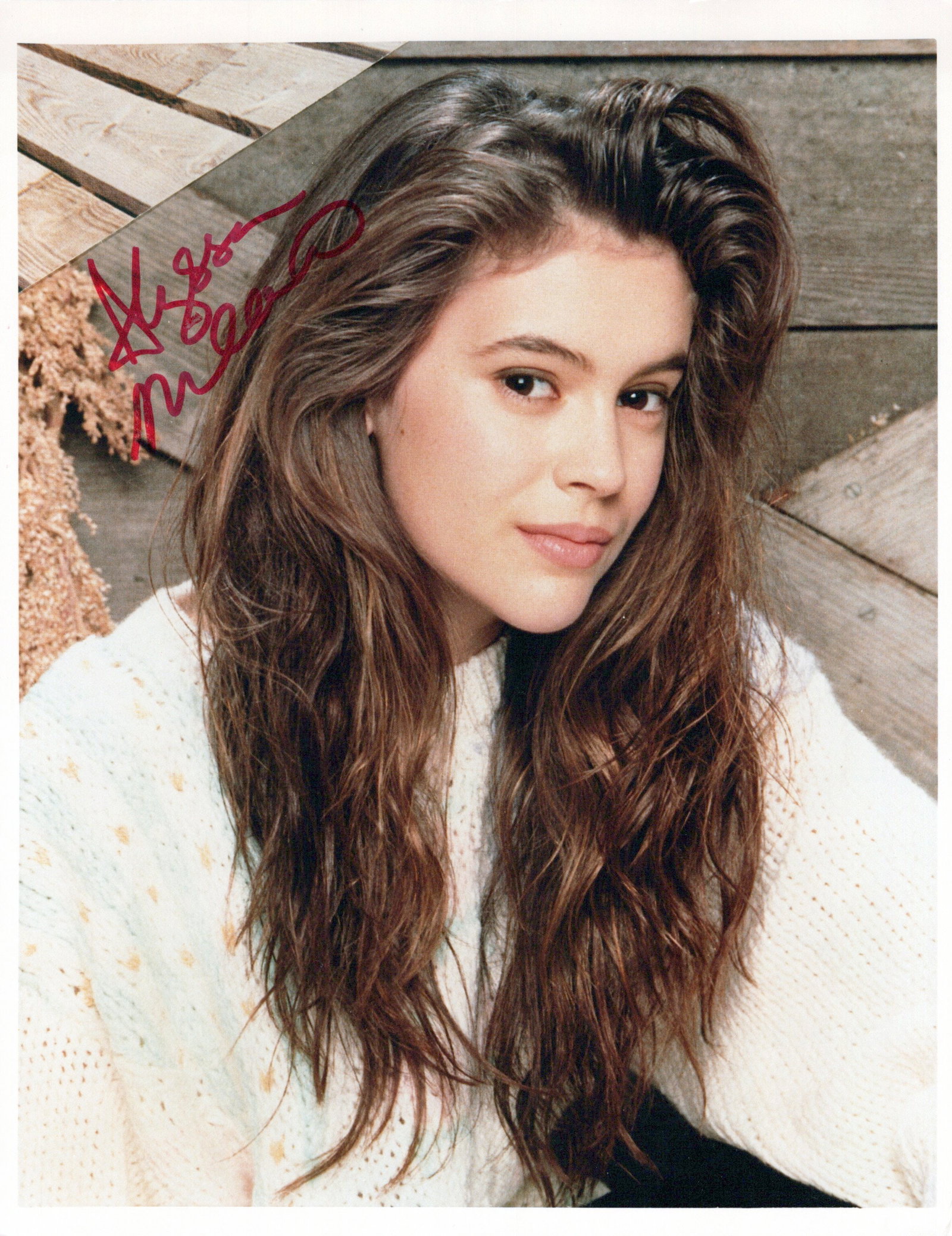 Alyssa Milano WHO'S THE BOSS / CHARMED In Person Signed Photo: Photo size is 8x10. Alyssa Milano in person signed photo. Alyssa Milano has done such TV and movies as CHARMED, COMMANDO, and FEAR