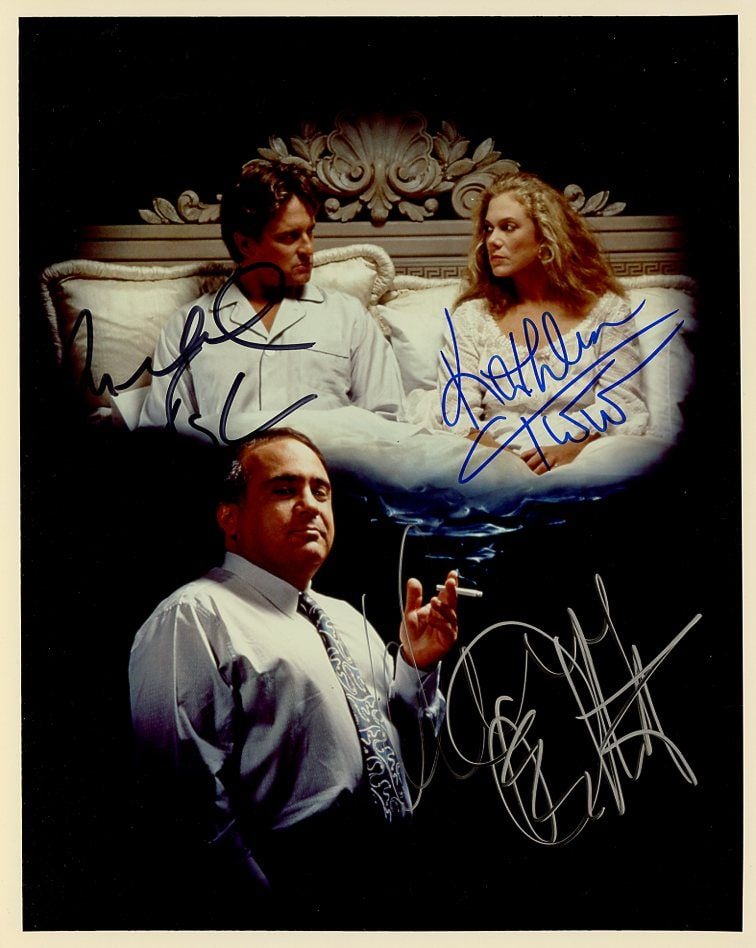 DeVito / Douglas / Turner WAR THE ROSES In Person Signed Photo (1 of 1)