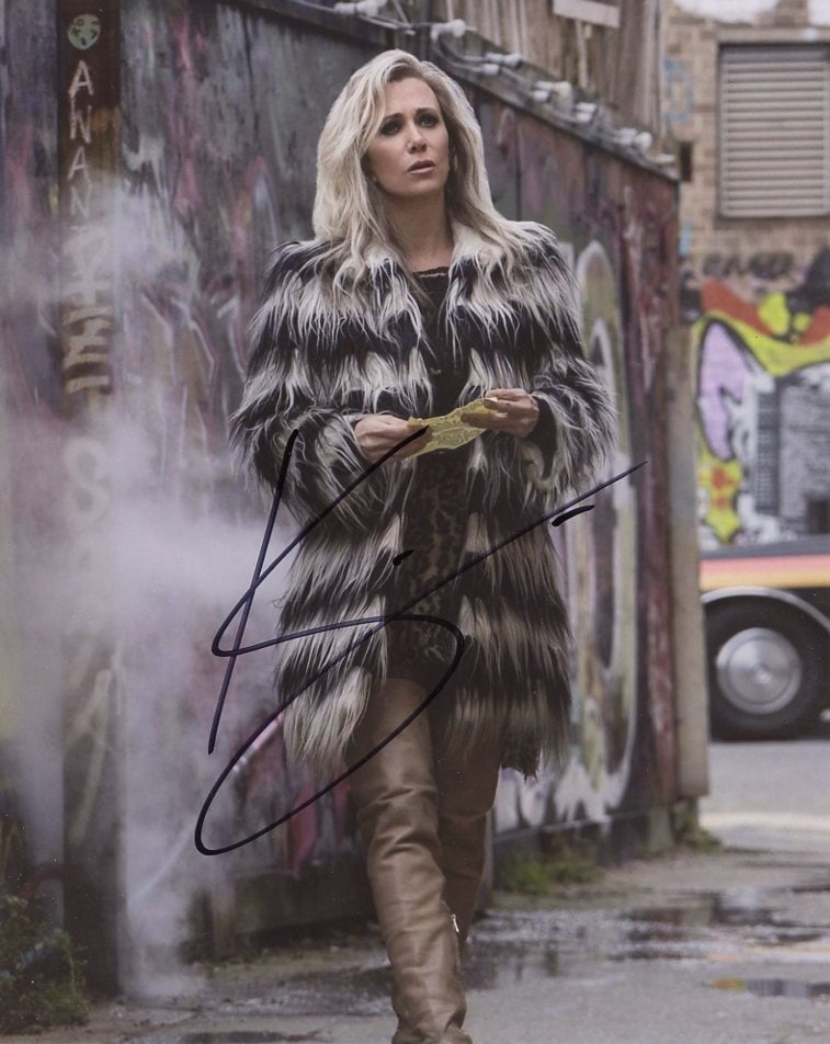 Kristen Wiig WONDER WOMAN 84 In Person Signed Photo: Photo size is 8x10. Kristen Wiig in person signed photo from the movie WONDER WOMAN 84. Kristen Wiig as the character Barbara Minerva.