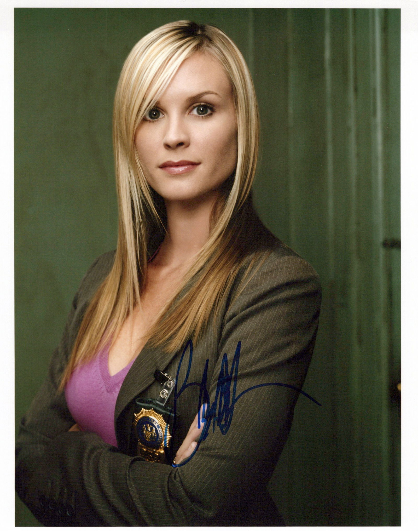 Bonnie Somerville NYPD BLUE In Person Signed Photo: Photo size is 8x10. Bonnie Somerville in person signed photo from the TV series NYPD BLUE. Bonnie Somerville as the character Detective Laura Murphy.