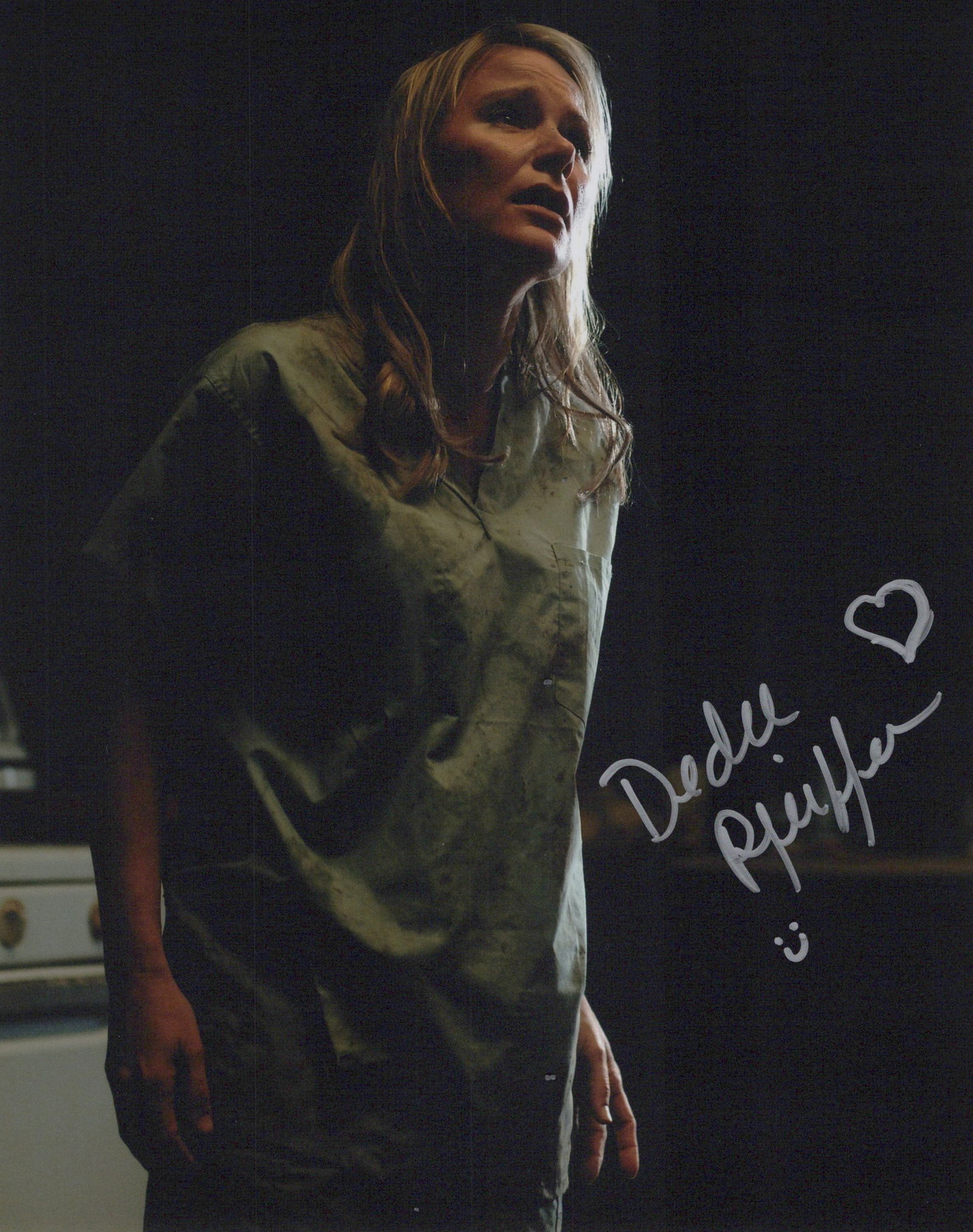 Dedee Pfieffer SUPERNATURAL In Person Signed Photo: Photo size is 8x10. Dedee Pfieffer in person signed photo from the TV series SUPERNATURAL. Dedee Pfieffer as the character Kate Milligan